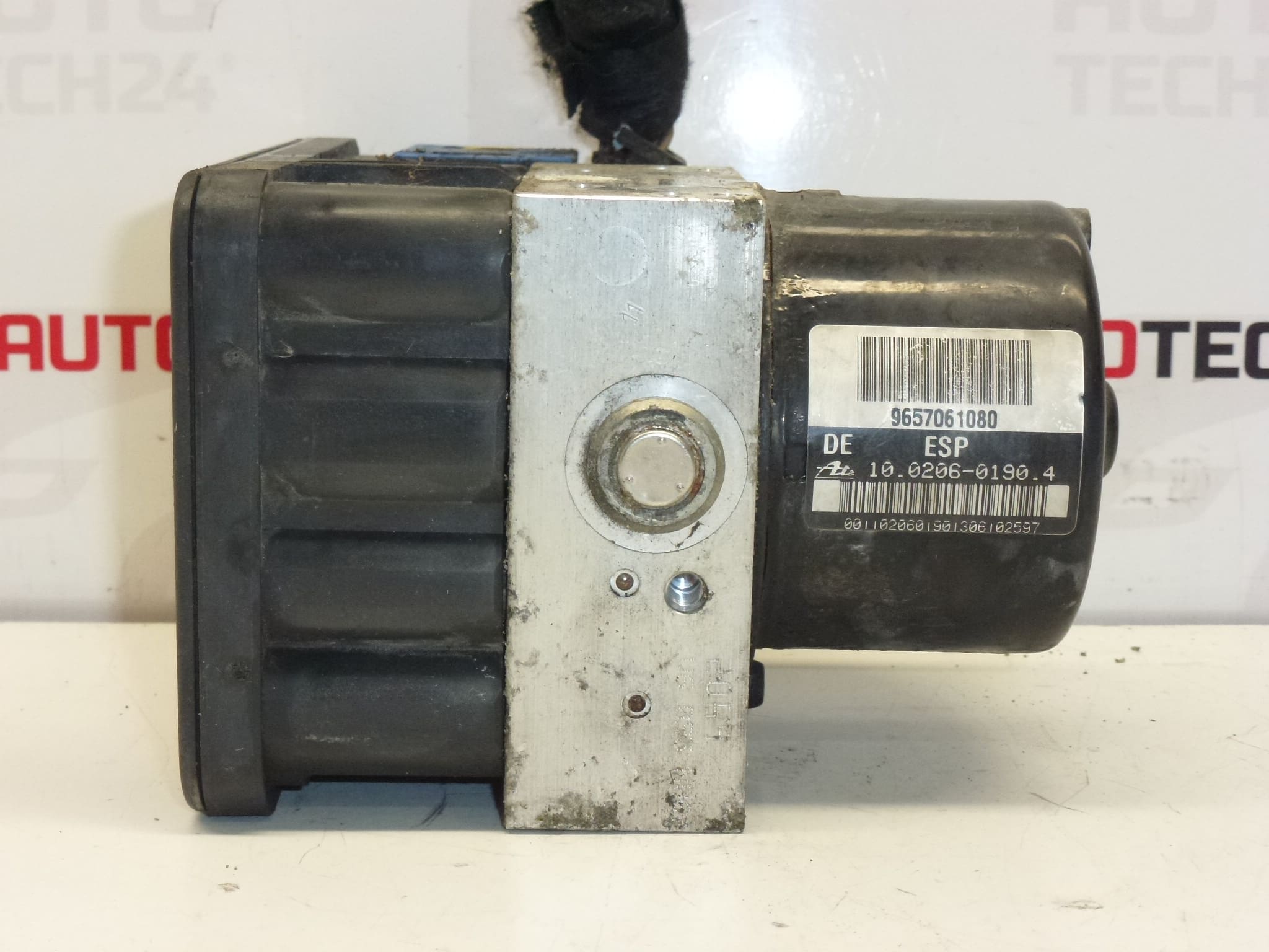 ATE ABS-/ESP-Pumpe mit Kabelsatz, gebraucht, für Citroën C5 II (10.0960-1140.3) 9657061080 – Bild 2