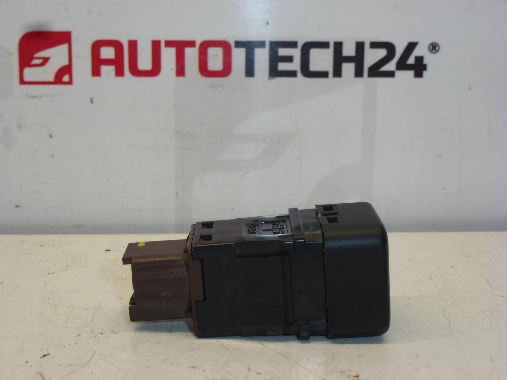 Airbag-Abschalter (gebraucht) für Citroën und Peugeot, Teilenummern: 96373645ZD, 96373645ZL, 8216F2 – Bild 2