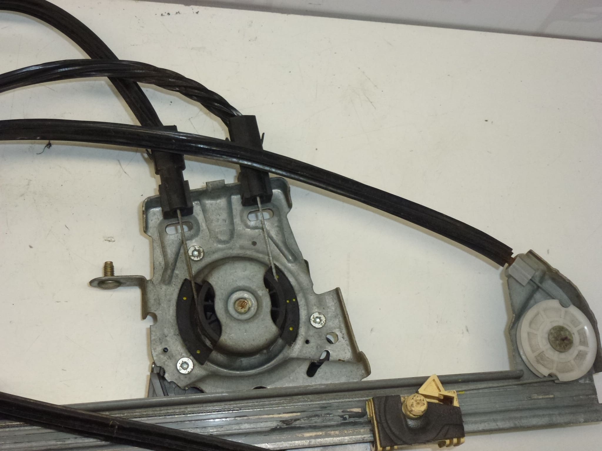 Mechanismus für linke vordere Fensterscheibe Citroën C3 Pluriel 9643369480 9221P1 – Bild 2