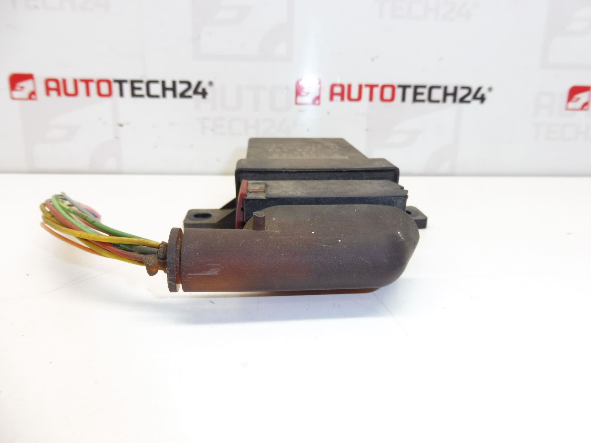 Relais für Lüfter G. CARTIER 9633610280 1338A1 – Bild 2