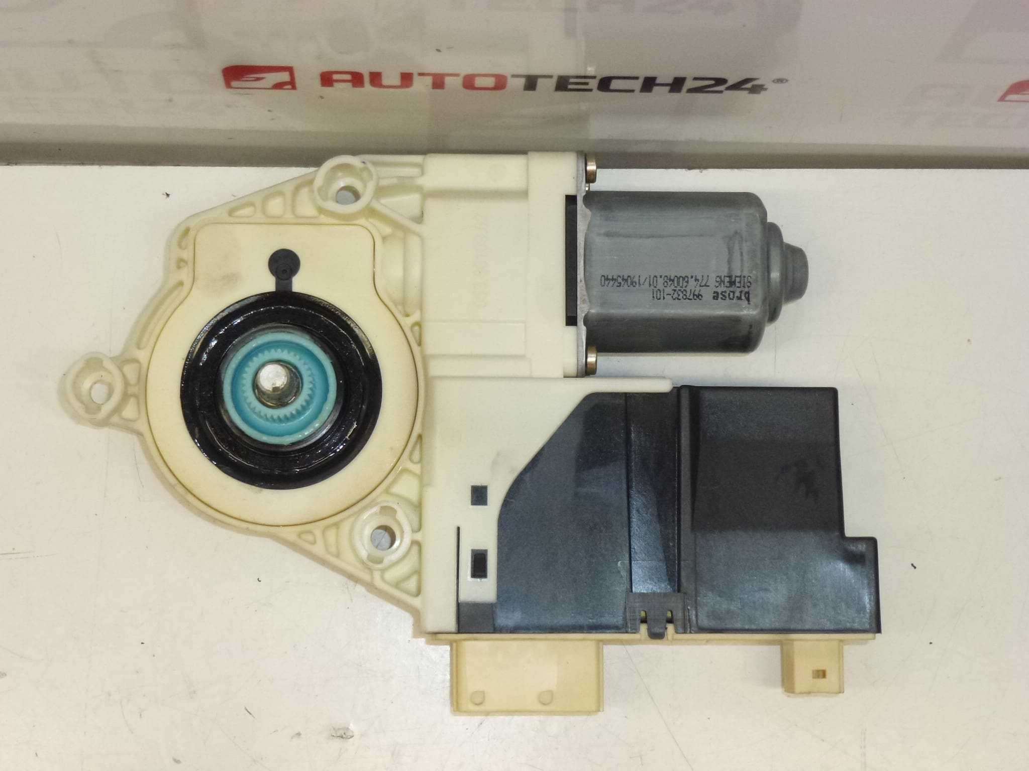 Fensterhebermotor links Peugeot 307 9649911180 9221CG – Bild 2