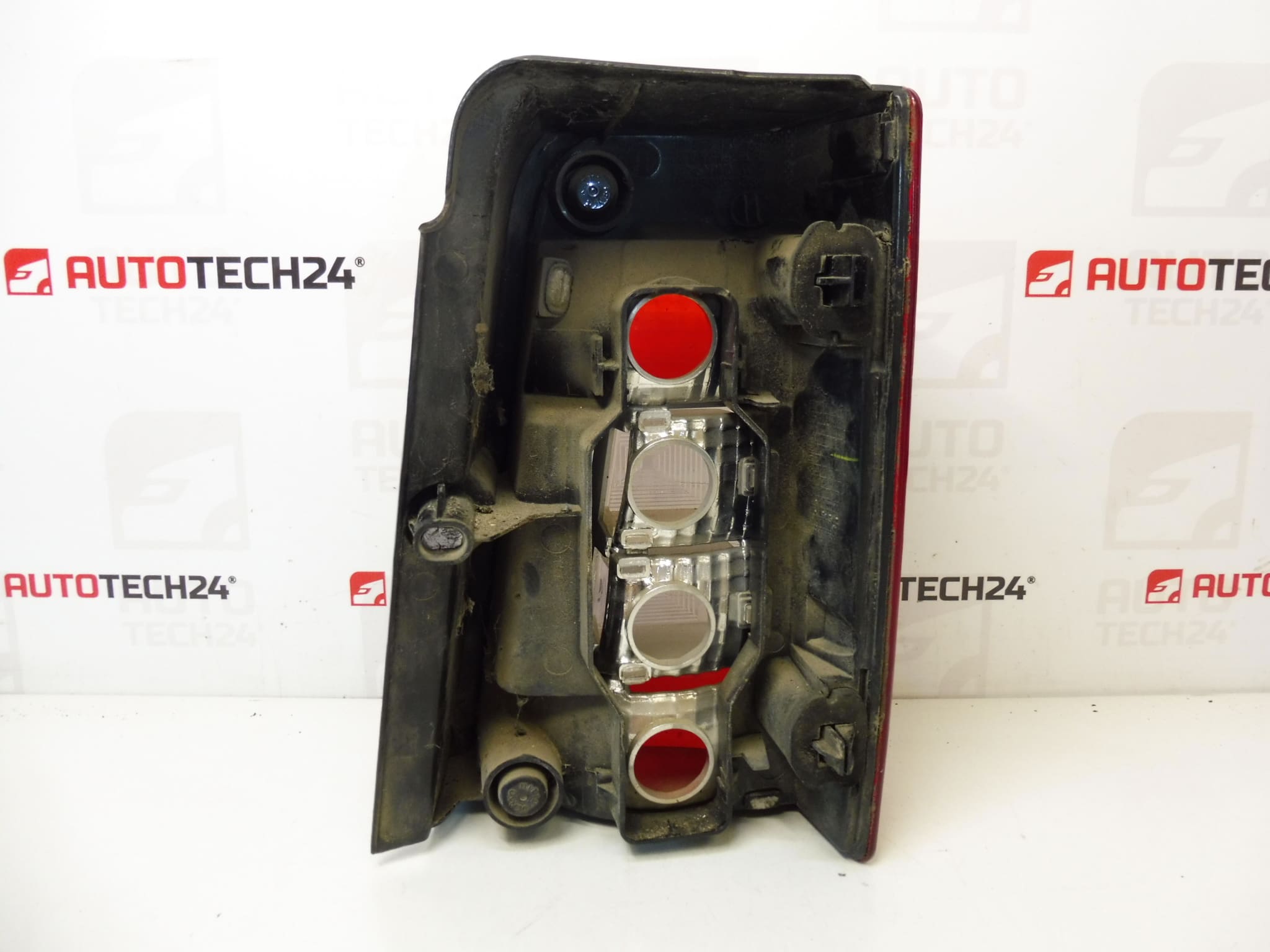 Linke Heckleuchte Citroën Peugeot 9657977080 6350Z1 – Bild 2