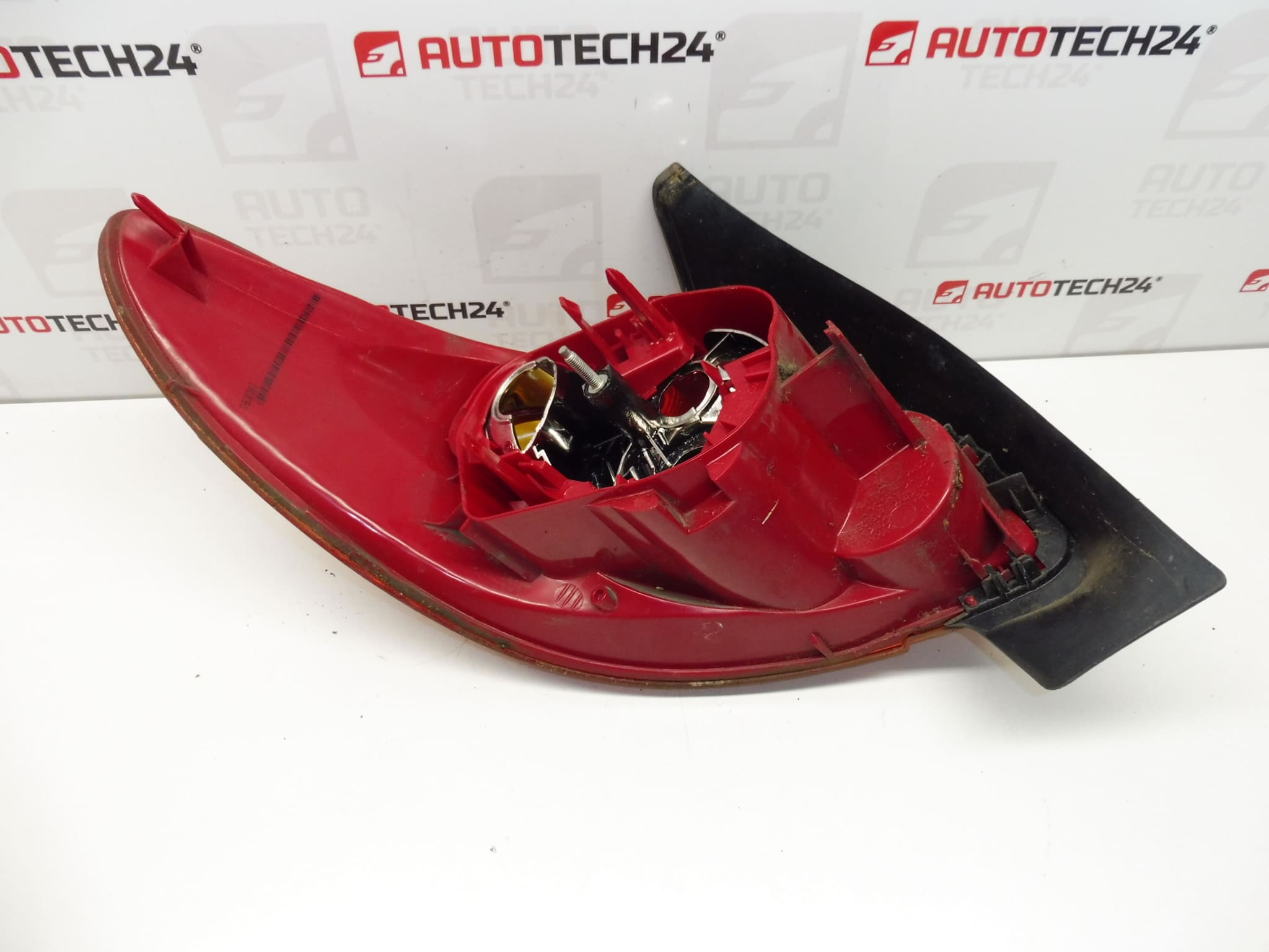 Rechte Hinterleuchte Peugeot 206 3/5 Türen 6351S0 – Bild 2