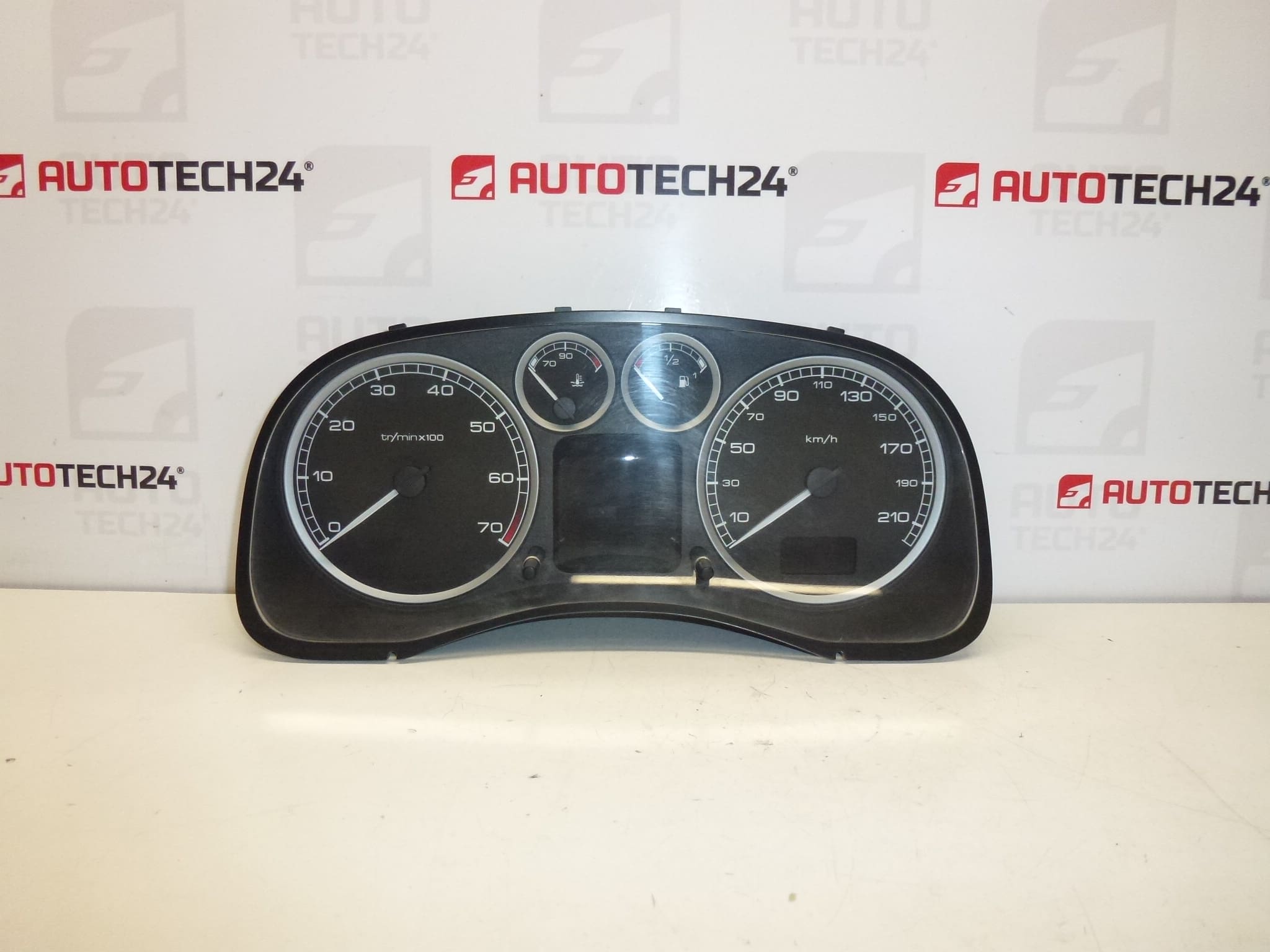 Tacho Peugeot 307 Laufleistung 182.000 km 9645768480 6103F7