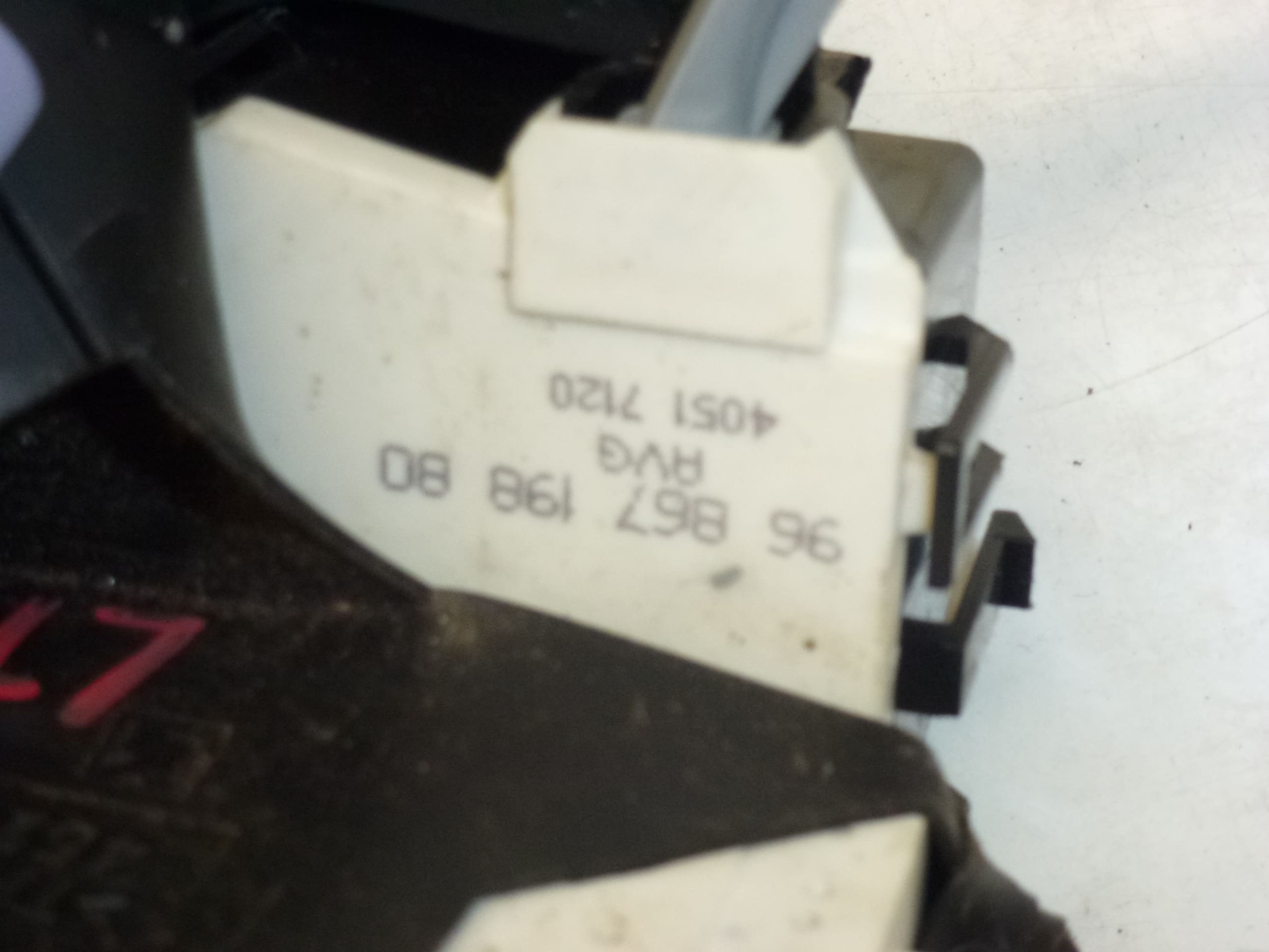 Elektrisches Türschloss vorn links für Citroën C4, 9686719880, 9135FA – Bild 2