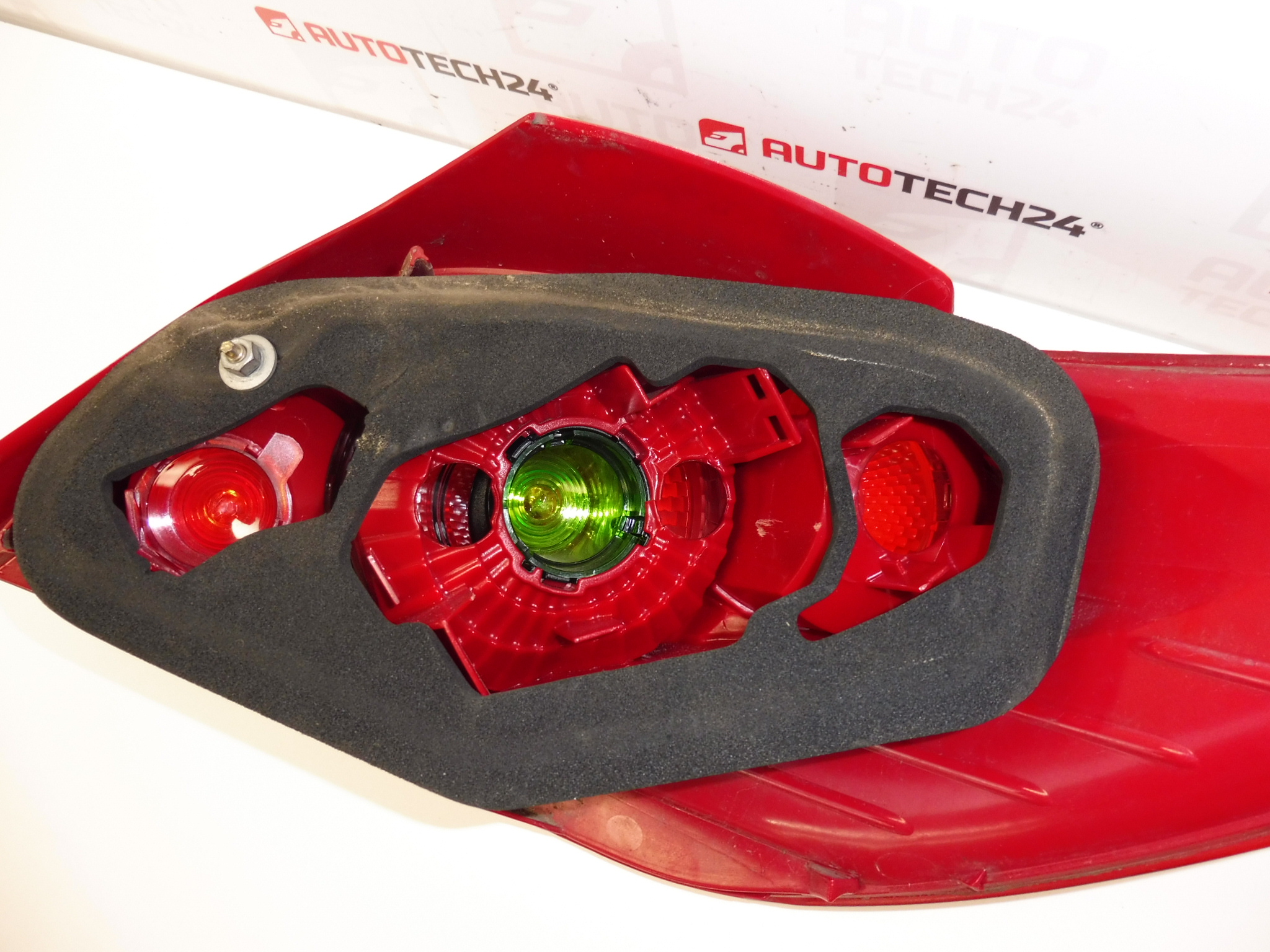 Rückleuchte links Peugeot 307 557676 6350X0