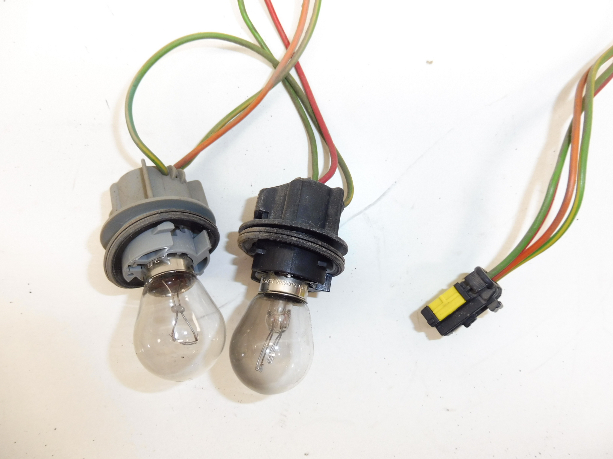 Peugeot 607 6534GS Kotflügel-Rücklicht-Buchsenkabelbaum