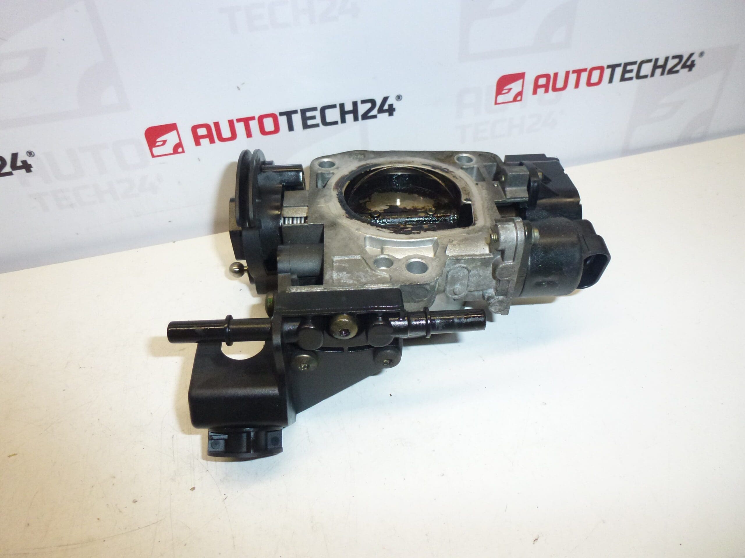 Drosselklappe Citroën Peugeot 1.8 und 2.0 1635R4 1635V1