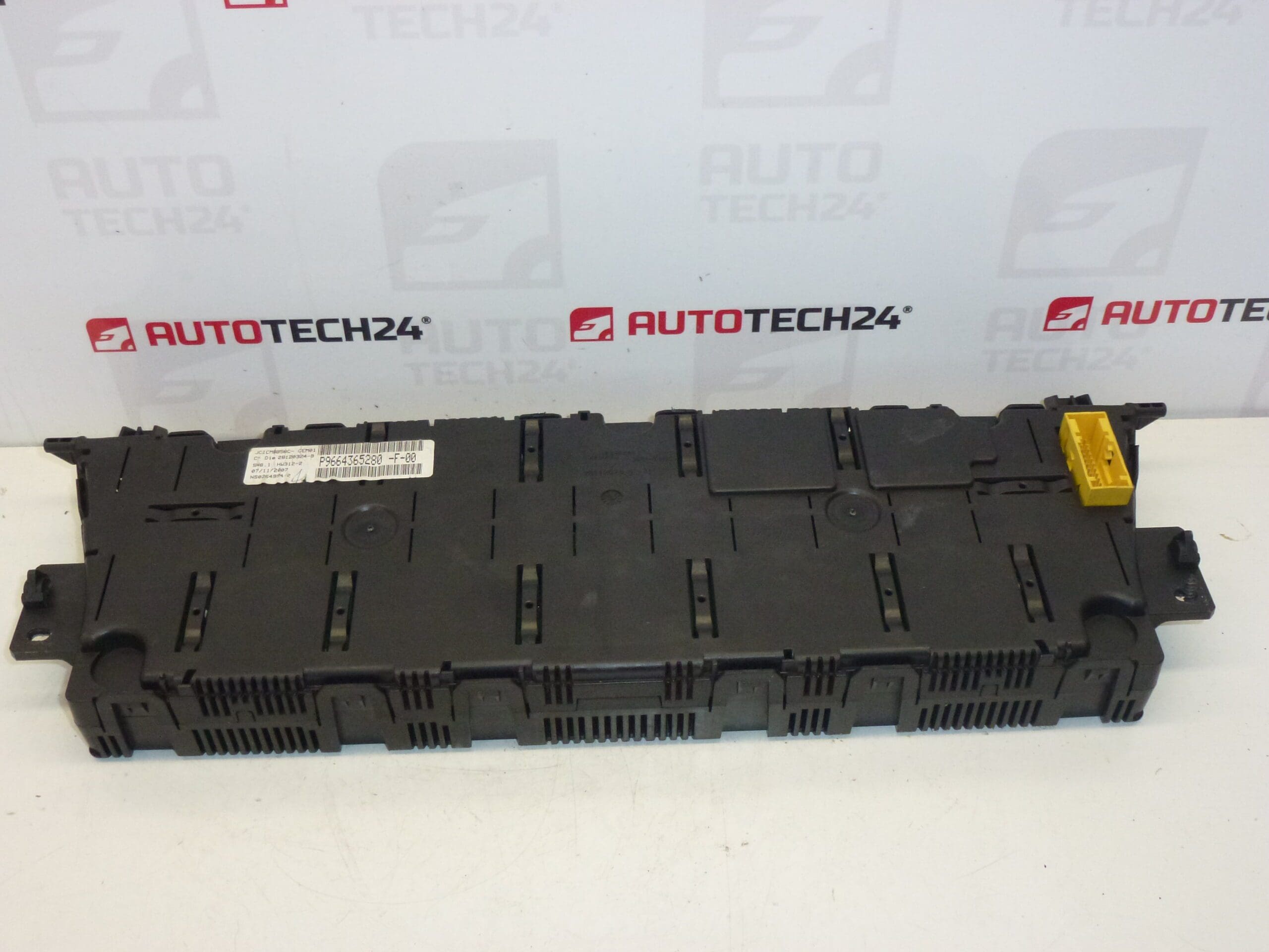 Tacho Citroën C4 Picasso reiste 360.000 km 9664365280-F-00