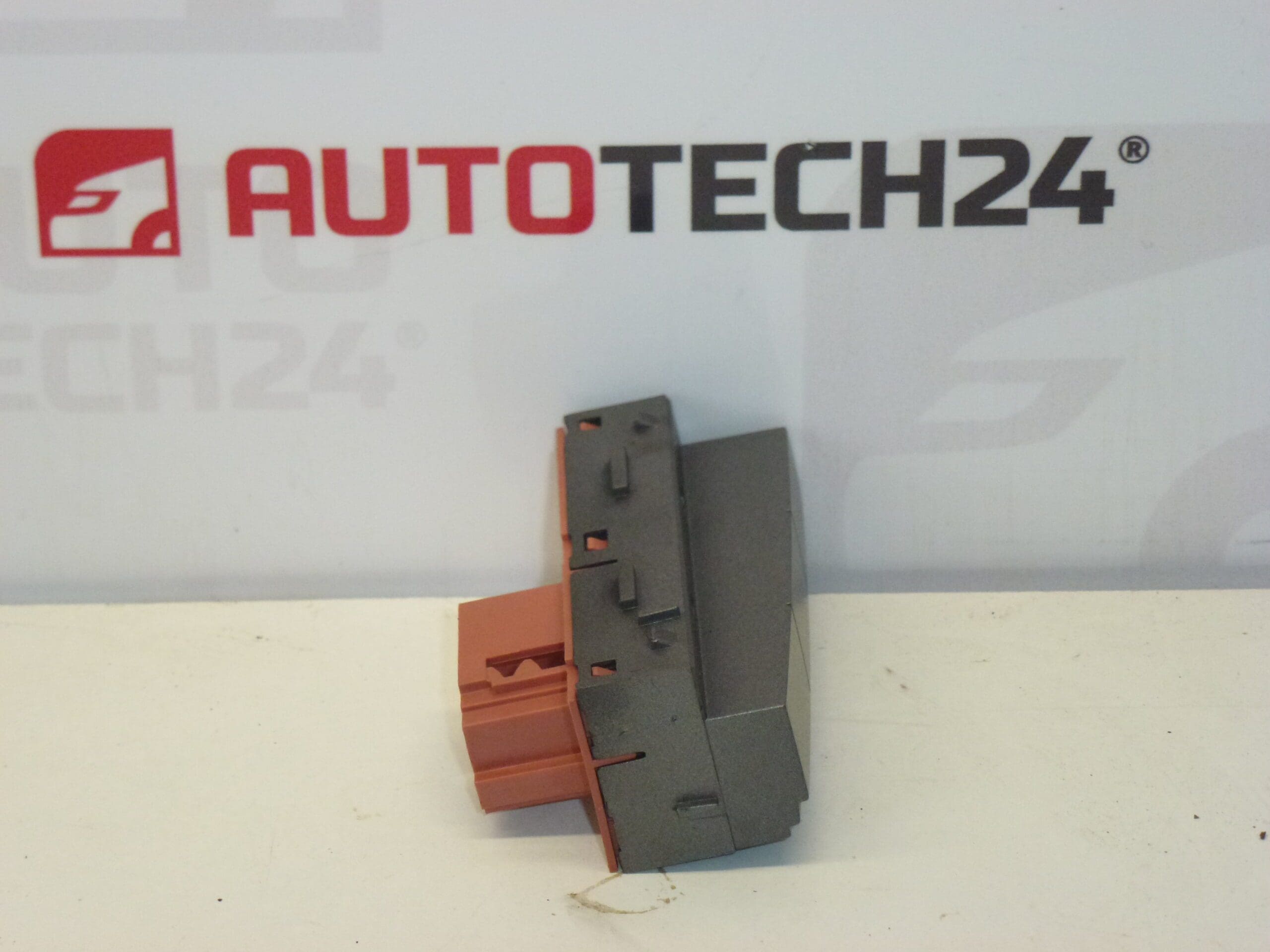 Abdeckplatte Citroën C5 II 96470291YW