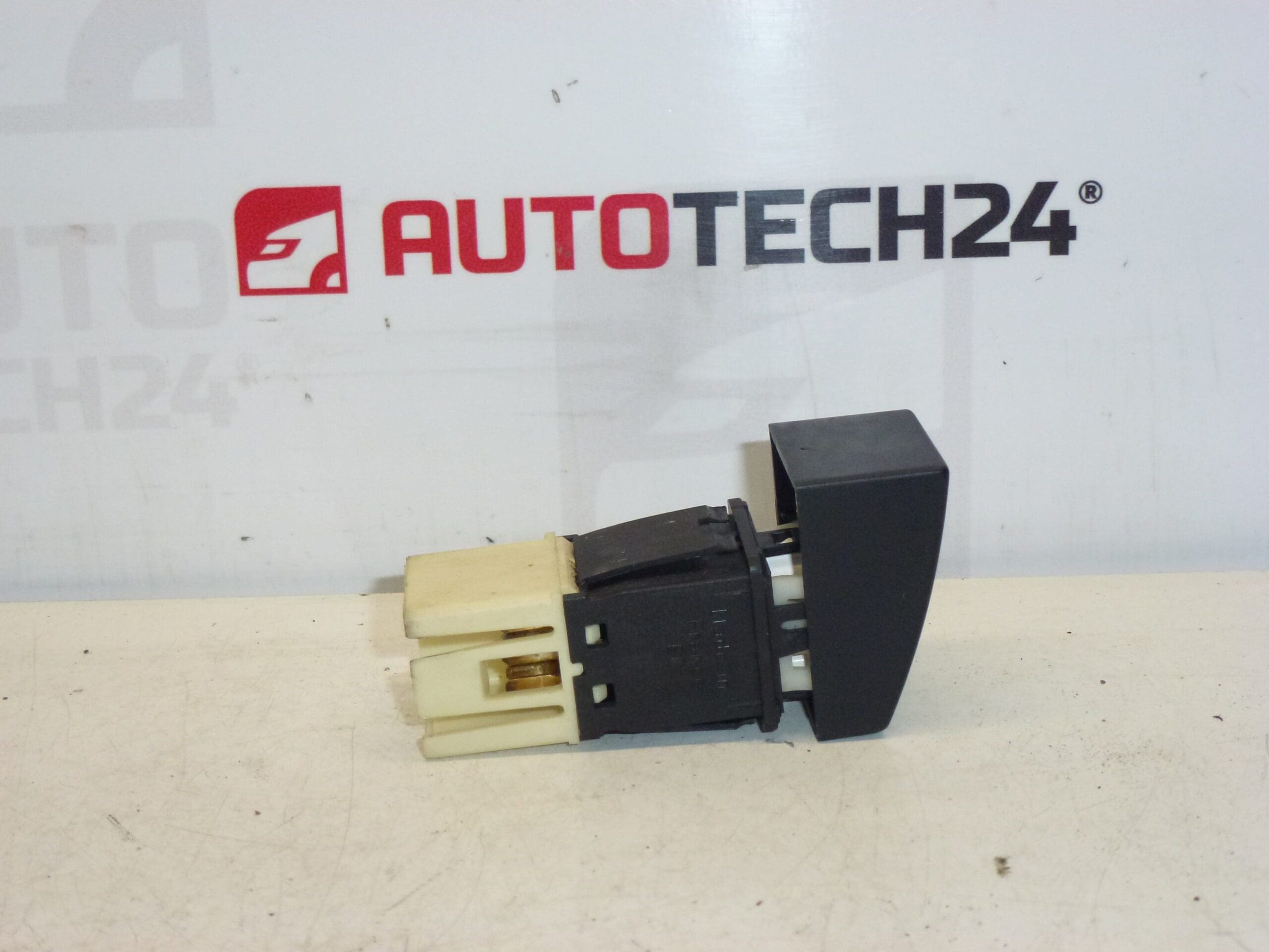 ESP-Schalter Peugeot 406 6554K6