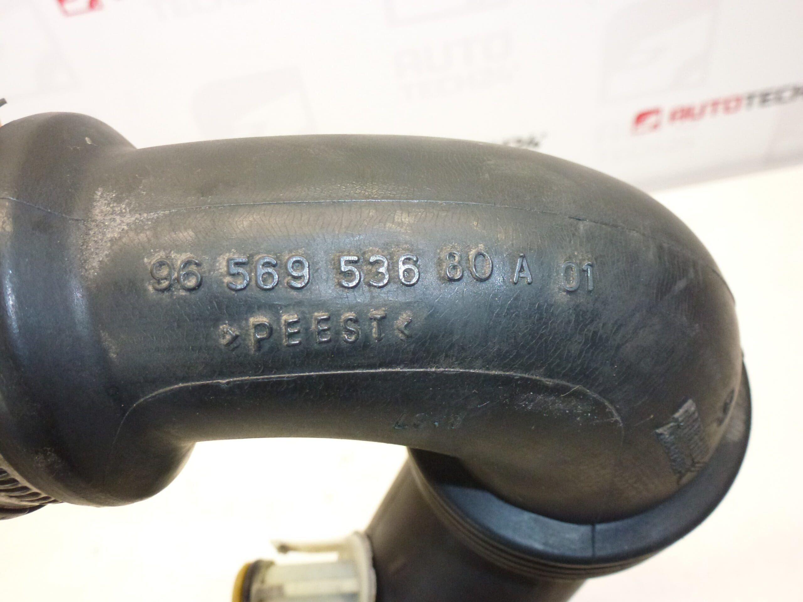 Turboschlauch 1.6 HDI Citroën Peugeot 9656953680 1434E1