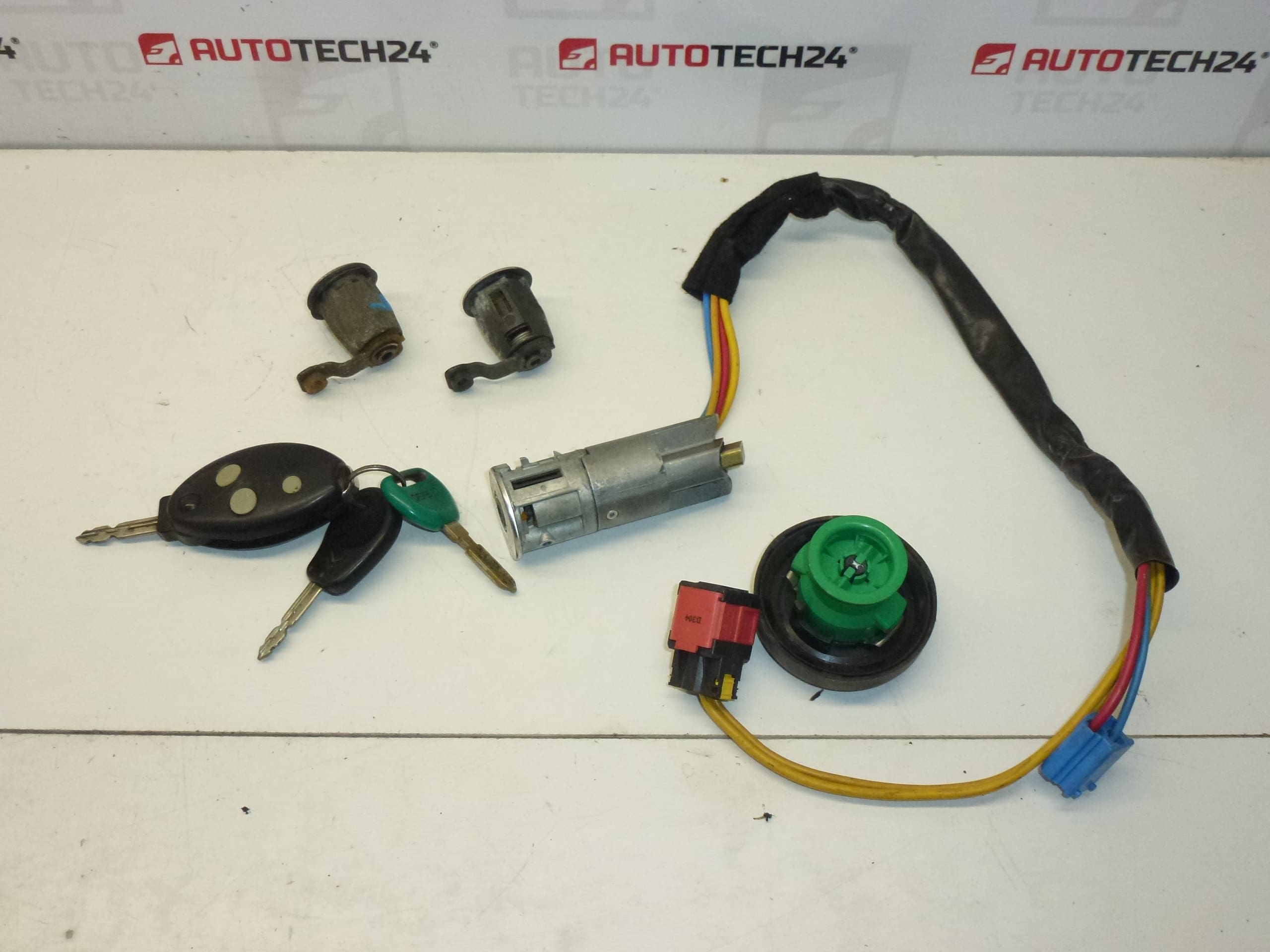 Satz Schlösser + 2 Schlüssel Citroën Xsara 4162Z5