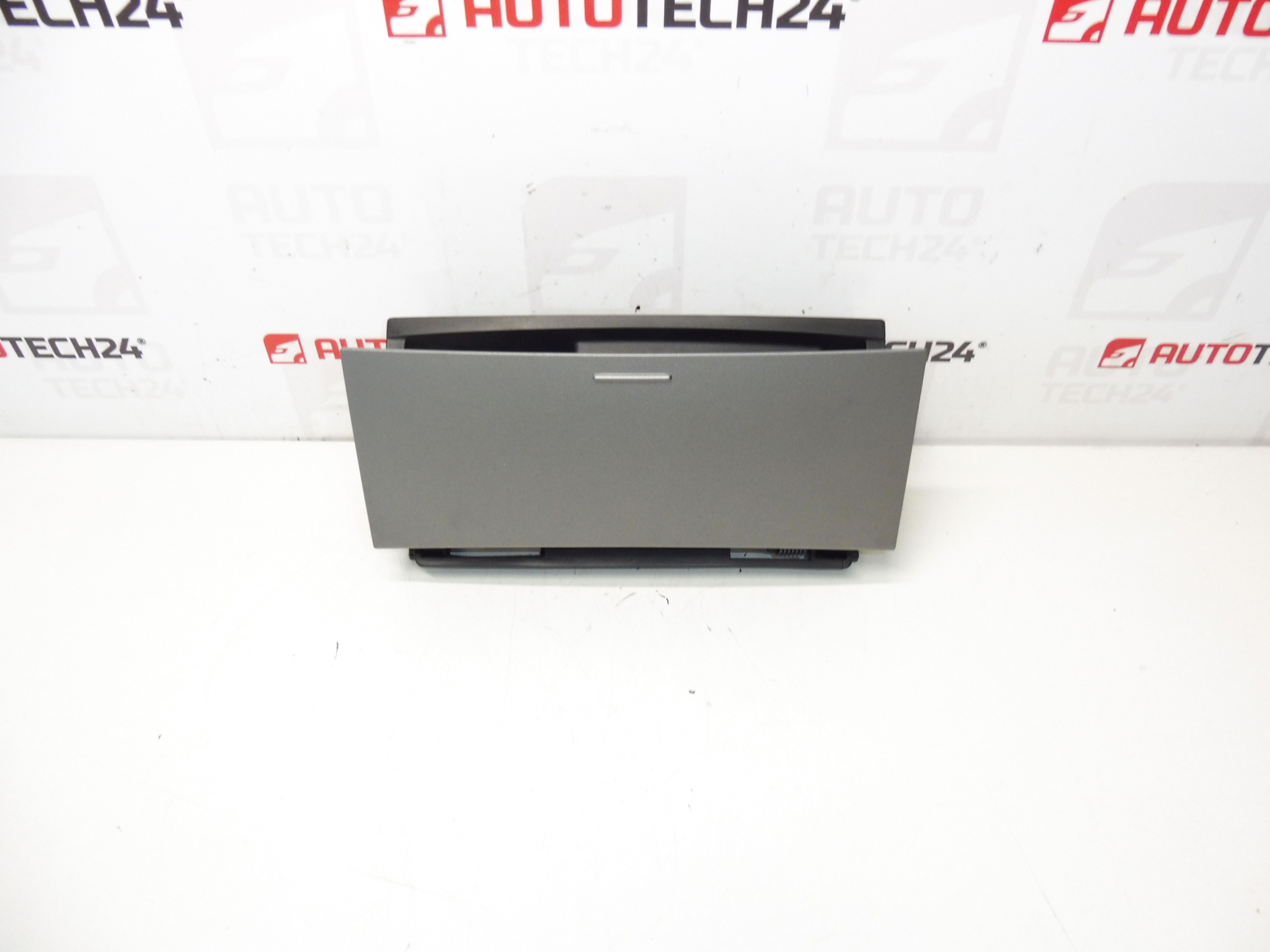 Aschenbecher mit Feuerzeug Peugeot 407 9644562177 8211JH