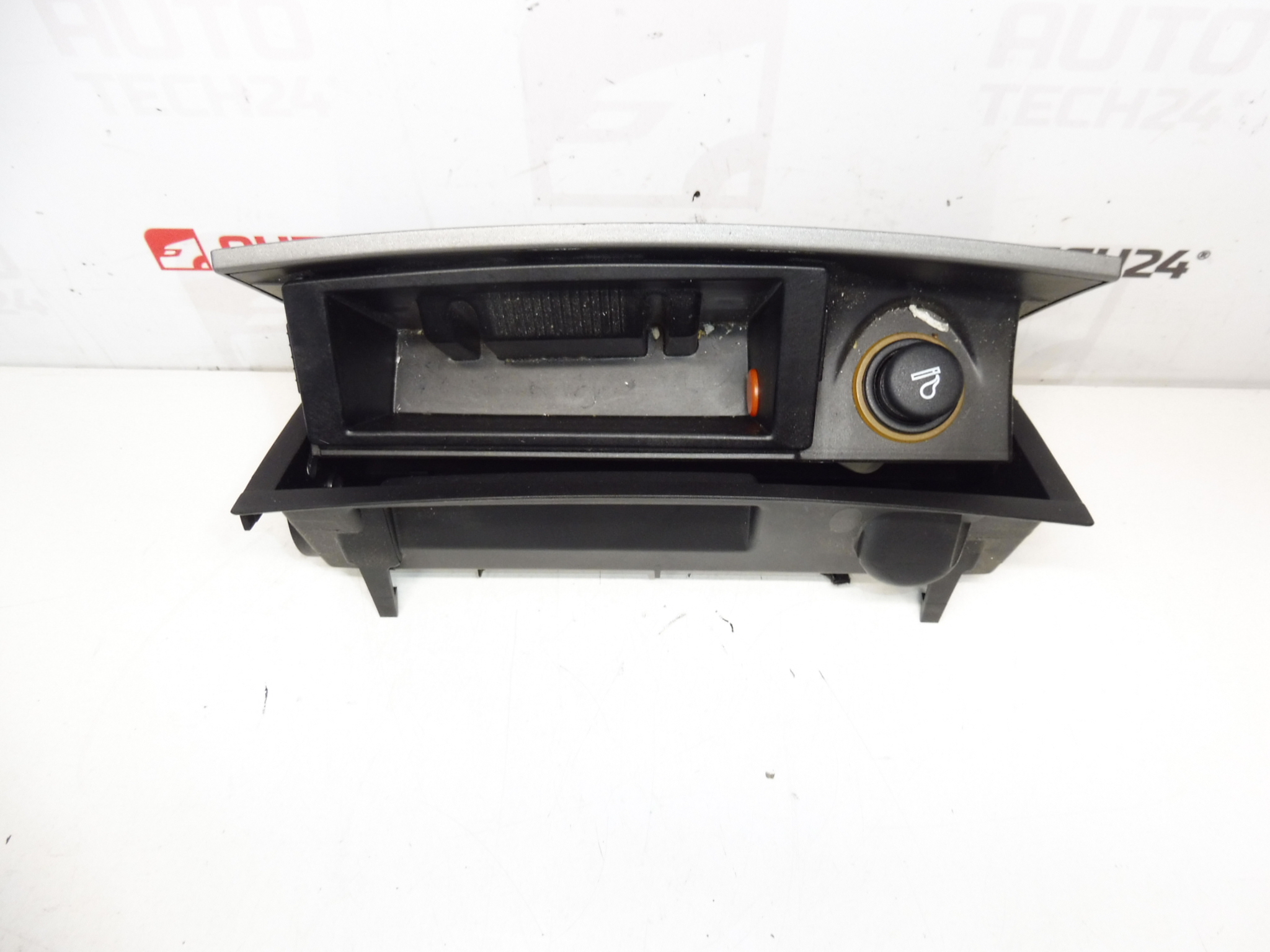 Aschenbecher mit Feuerzeug Peugeot 407 9644562177 8211JH