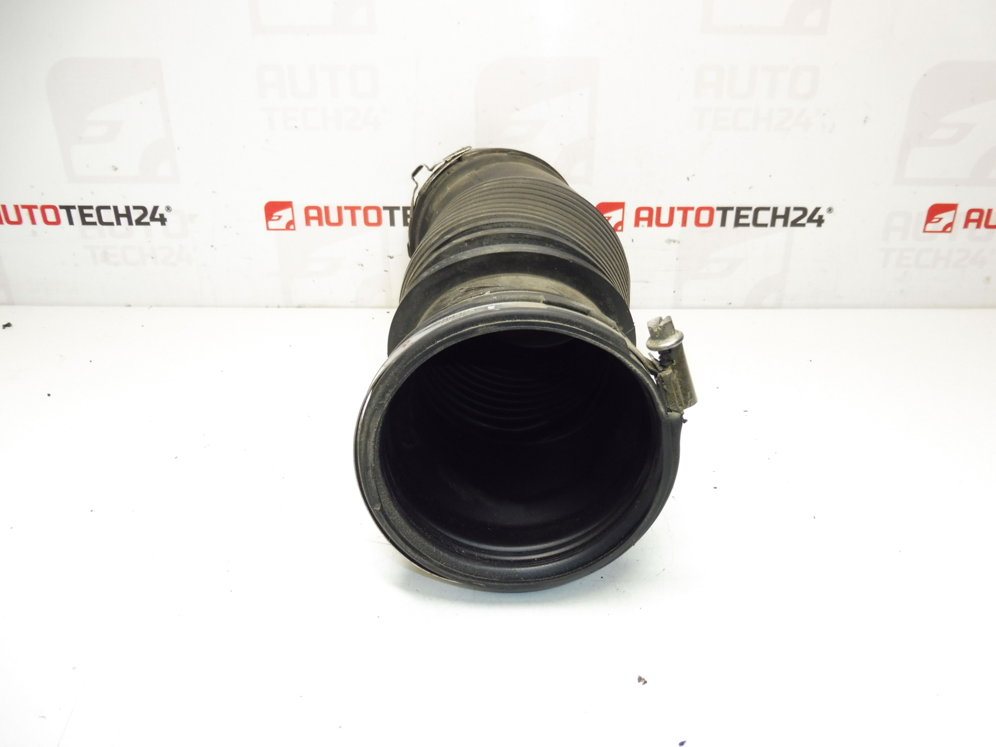 Ansaugluftanschluss Citroën C8 Peugeot 807 2.2 HDI 1434A7