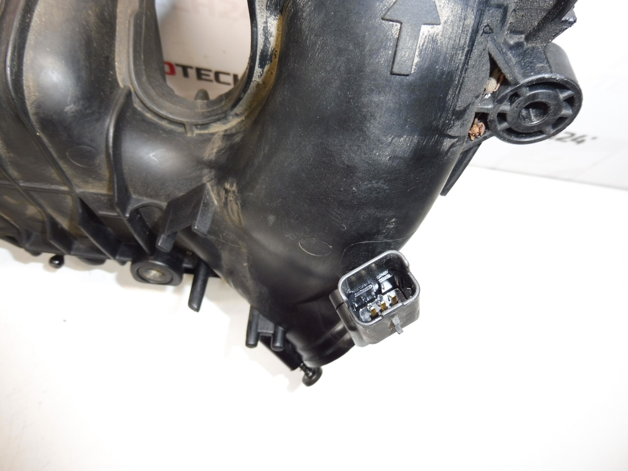 Lufteinlass 1.4 HDI 16V Citroën Peugeot 9647250480 0361L4