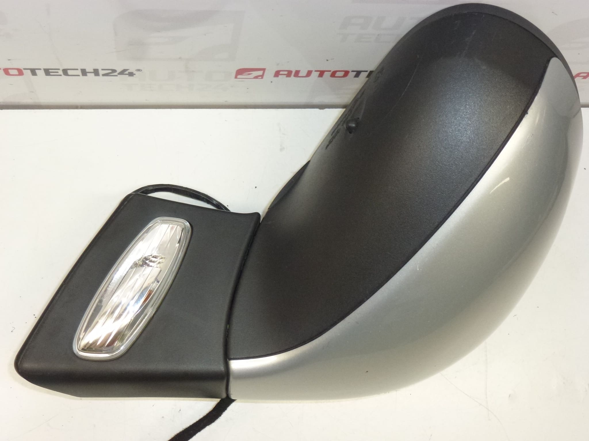 Rechter Spiegel Peugeot 207 EZRC 96806501XT 8149ZH