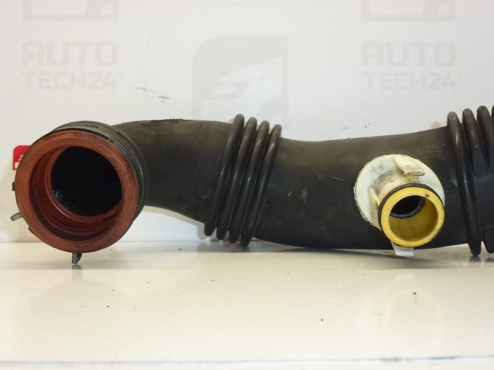 Turboschlauch 1.6 HDI Citroën Peugeot 9687883680 1434E1