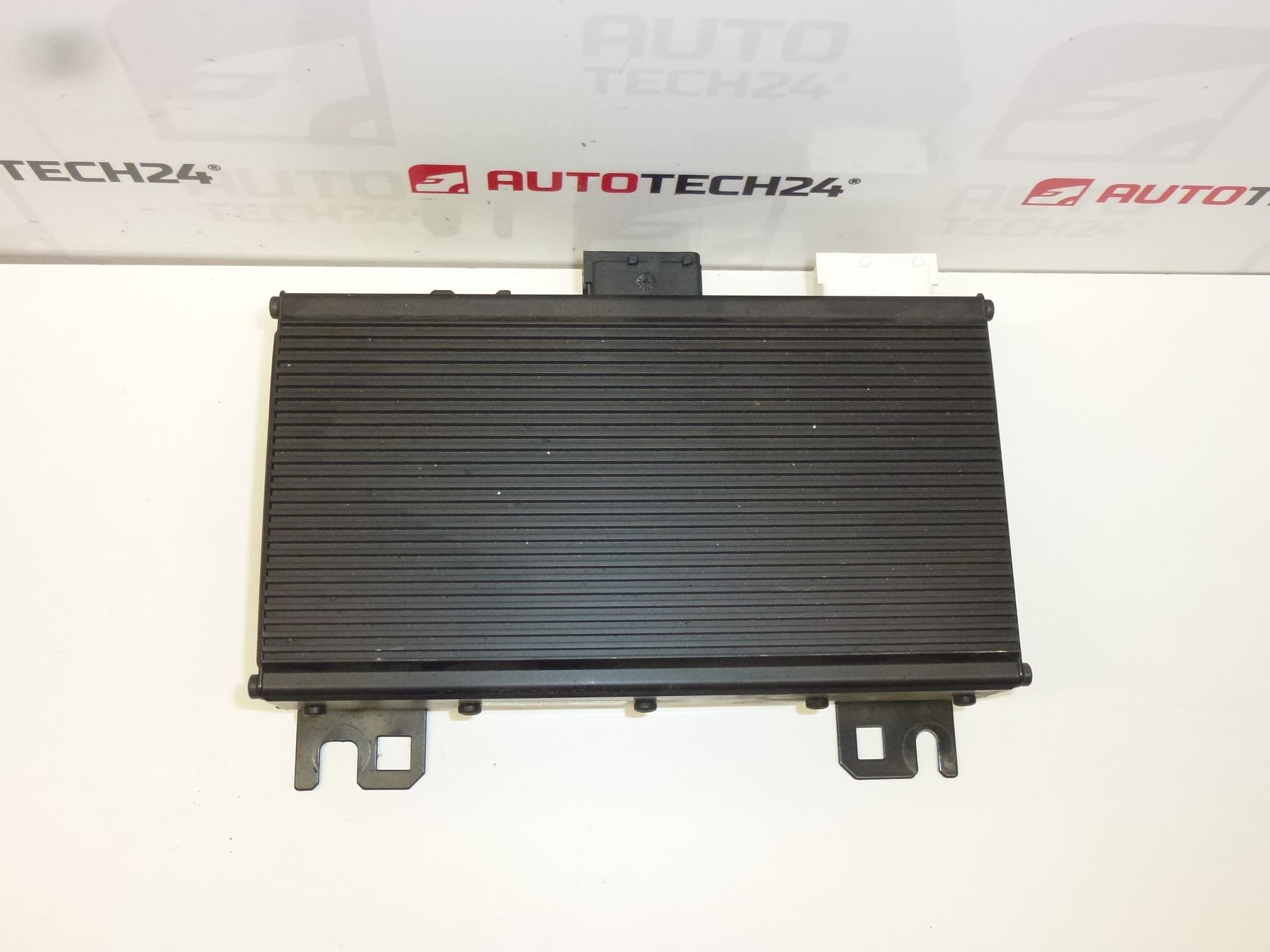 Verstärker JBL Citroën Peugeot 9653383680 6560LZ