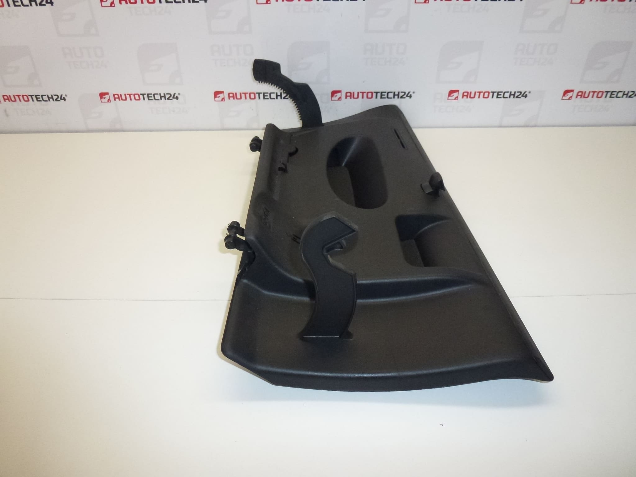Handschuhfach Citroën C4 8218N1