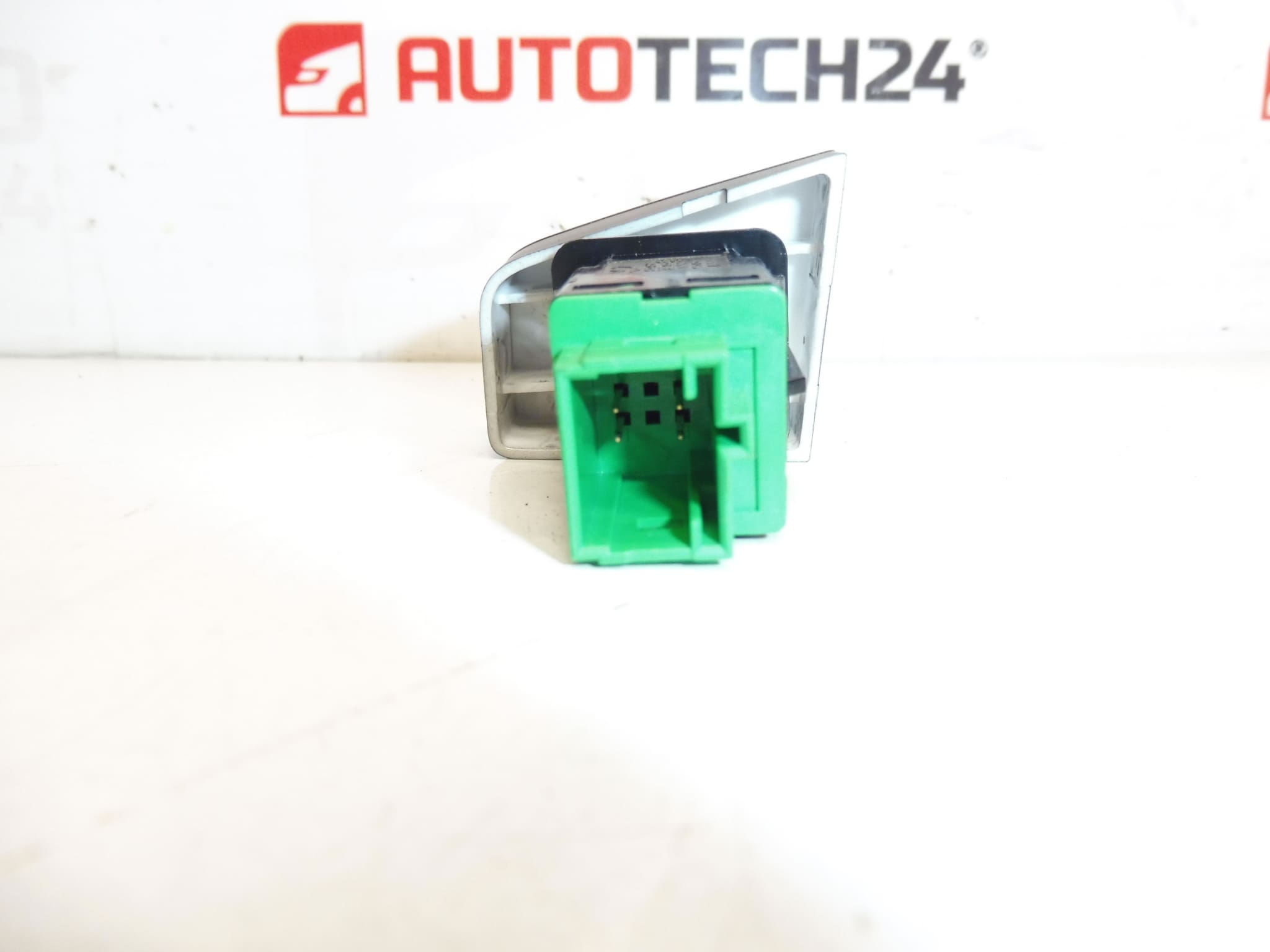 Fernbedienung der Zentralverriegelung Citroën C-Elysée Peugeot 301 96765882ZD – Bild 2