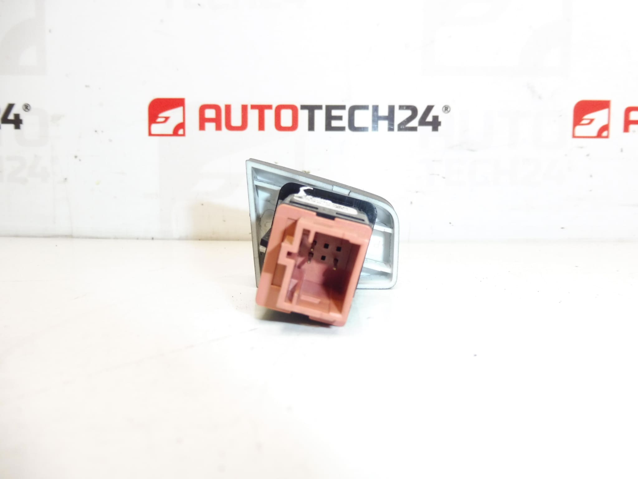 Warnlichtschalter Citroën C-Elysée Peugeot 301 96765876ZD – Bild 2