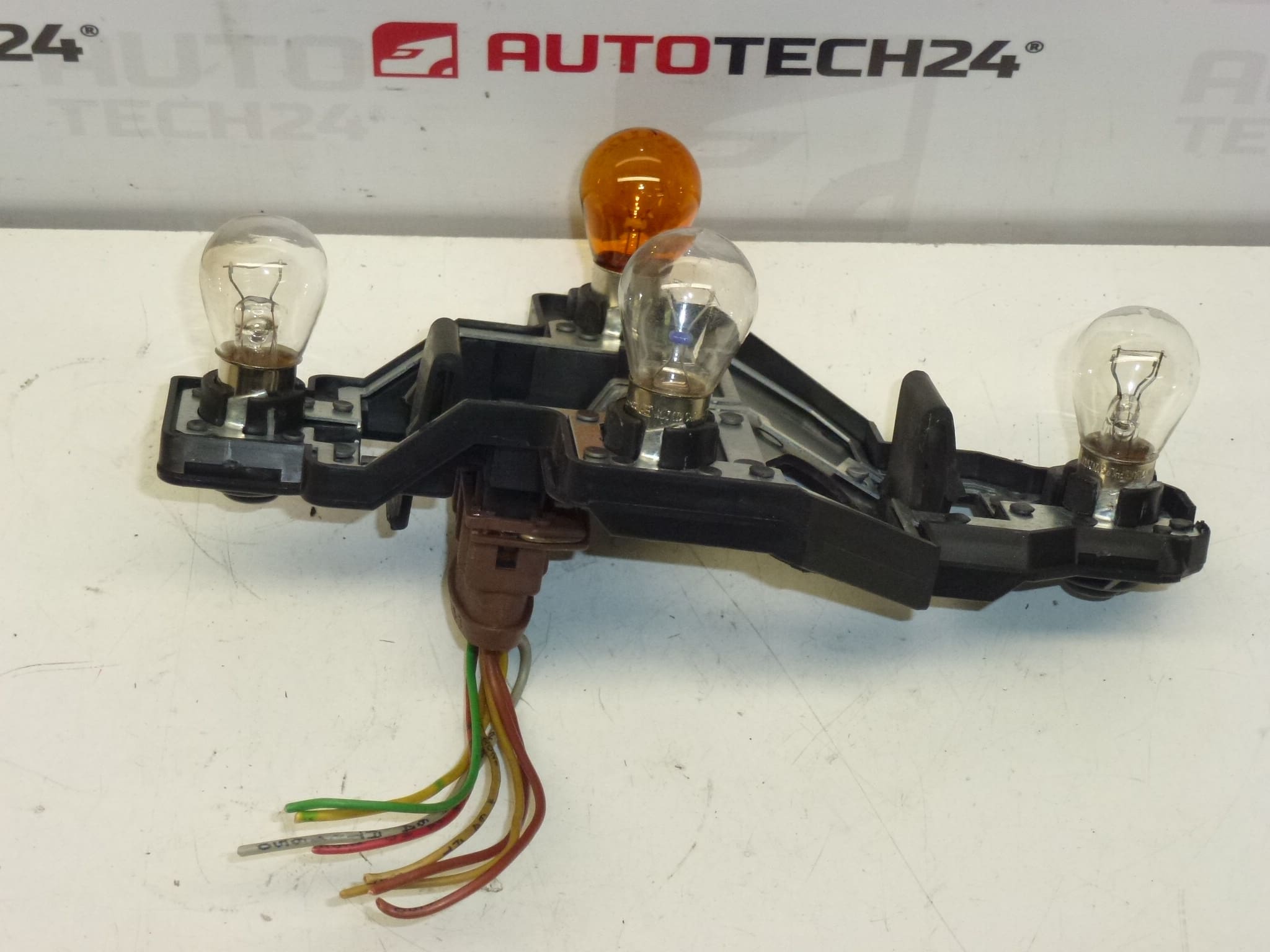 Fassung rechte Rückleuchte Citroën Xsara Kombi 6351J8 – Bild 2