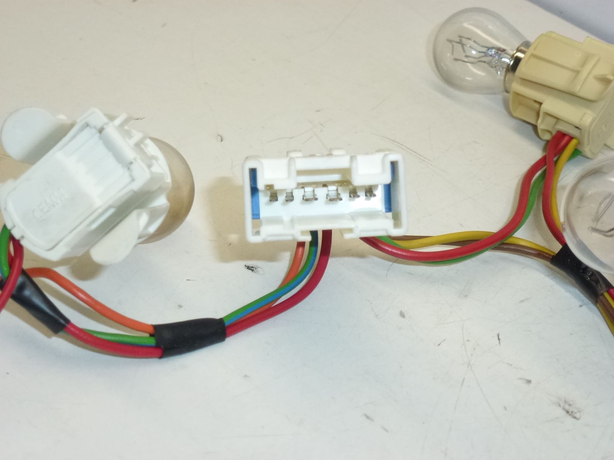 Kabelbaum für linke Rücklampe Peugeot 407 Sedan 6350HP – Bild 2