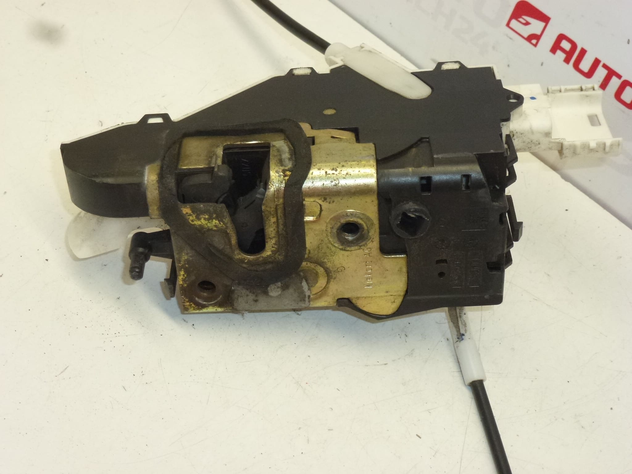 Gebrauchtes Türschloss links für Peugeot 407 9659739880 9135AY – Bild 2