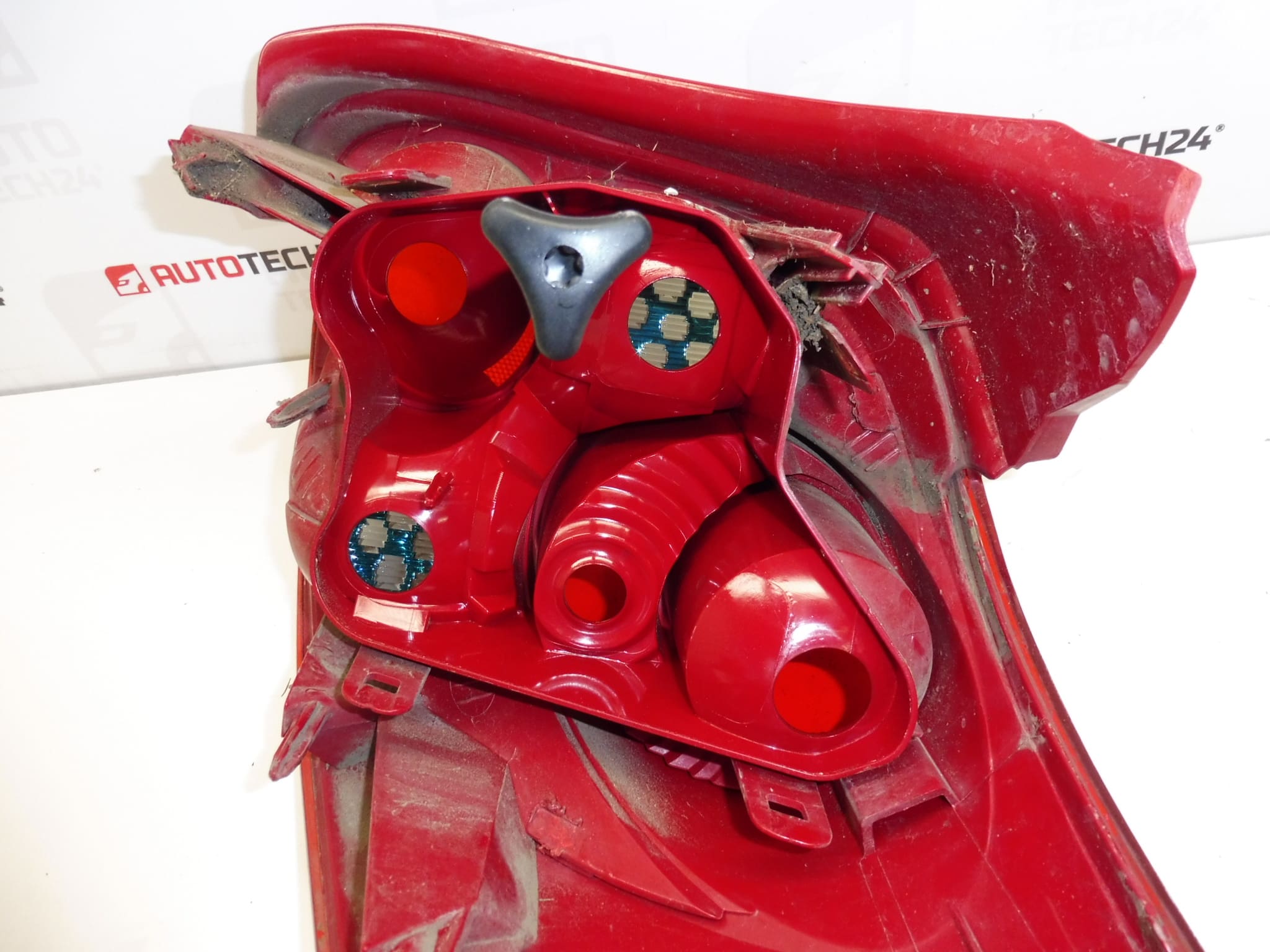 Linker Heckleuchte Peugeot 207 SW 9680158080 6350CT – Bild 2