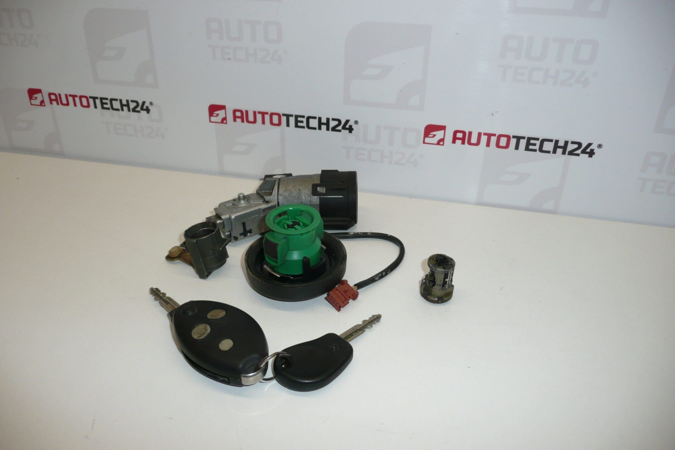 Gebrauchter Schlosssatz mit 2 Schlüsseln für Citroën C5 (2005–2007) 4162HE – Bild 2