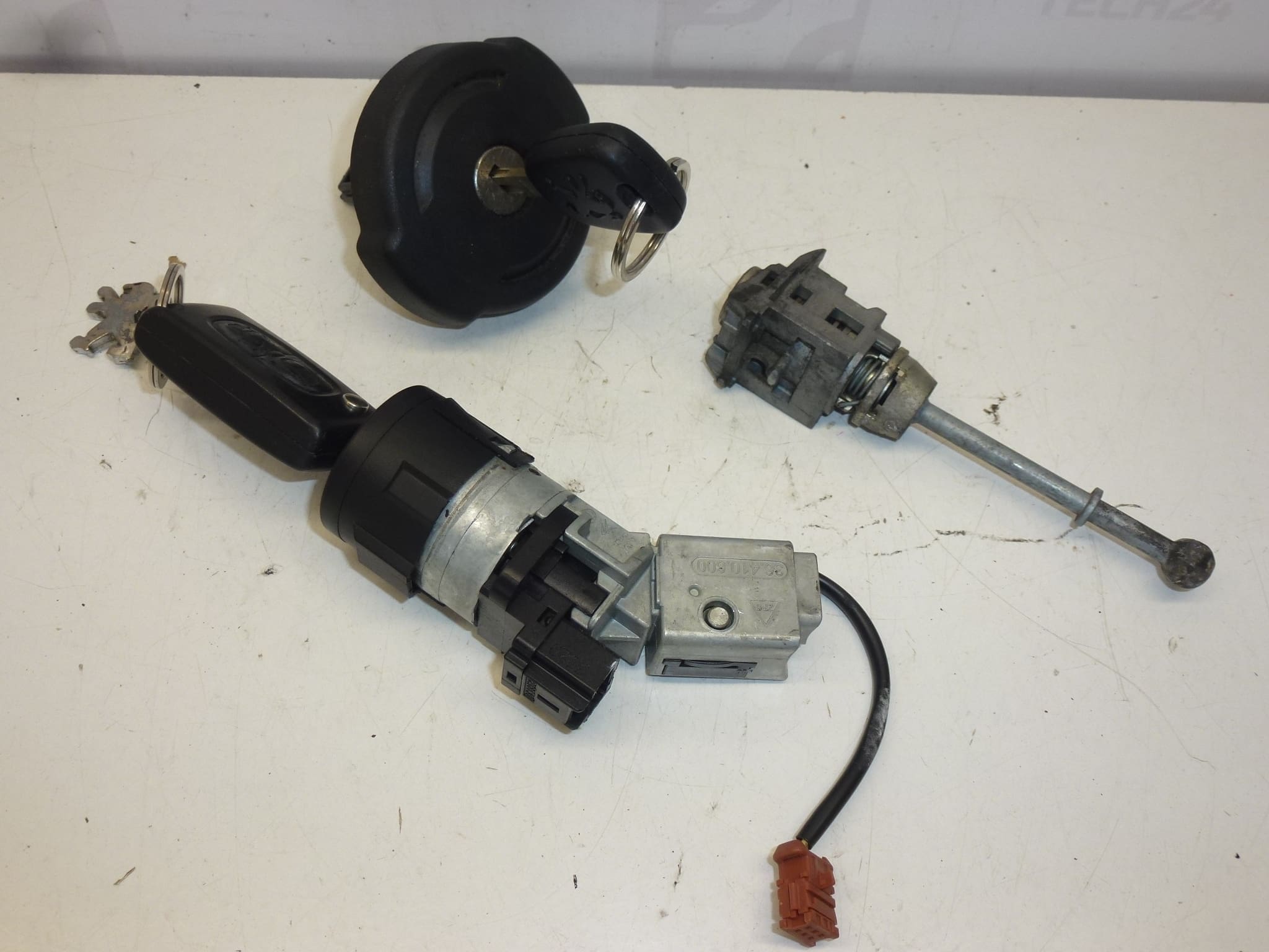 Schlosssatz mit 2 Schlüsseln für Citroën und Peugeot 4162SS 4162KF 4162XT – Bild 2