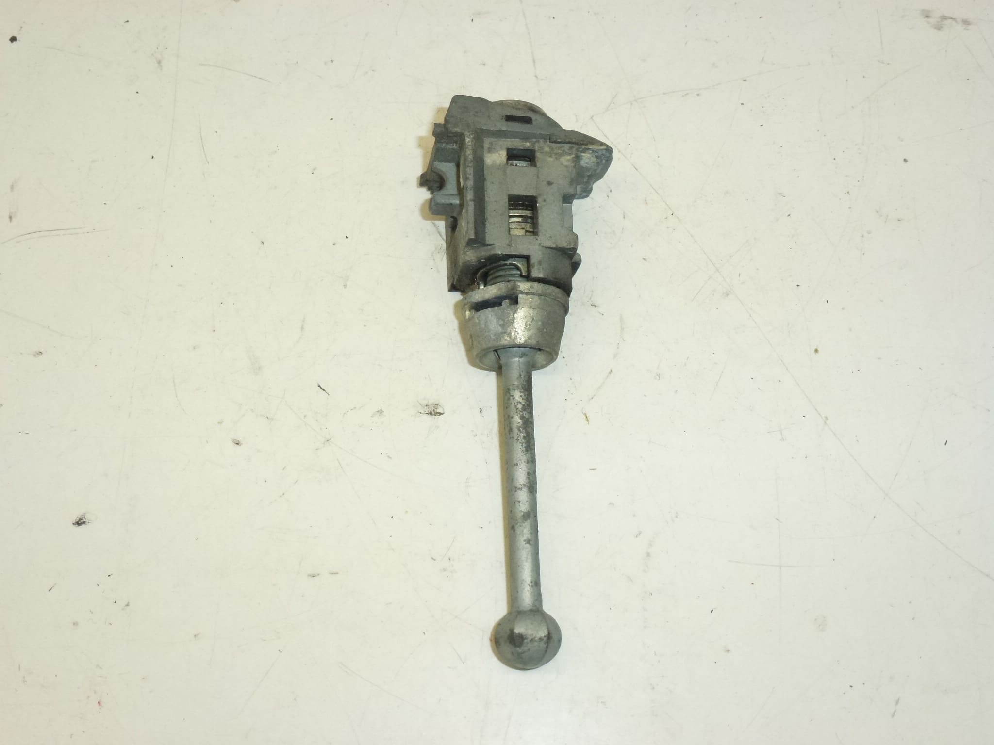 Schloßsatz inklusive zwei Schlüsseln Peugeot 207 4162KF 4162NV – Bild 2