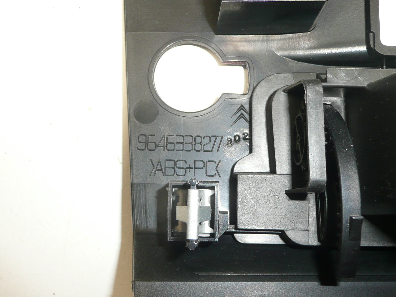 Mittelrahmen Citroën C4 9646338277 8212TF