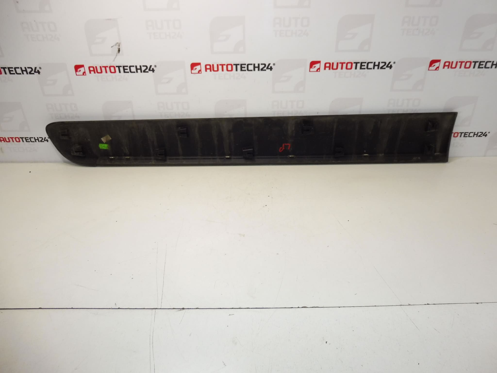 Leiste fu00fcr linke vordere Tu00fcr Citroen C3 Picasso 9686338277 8545HL – Bild 2