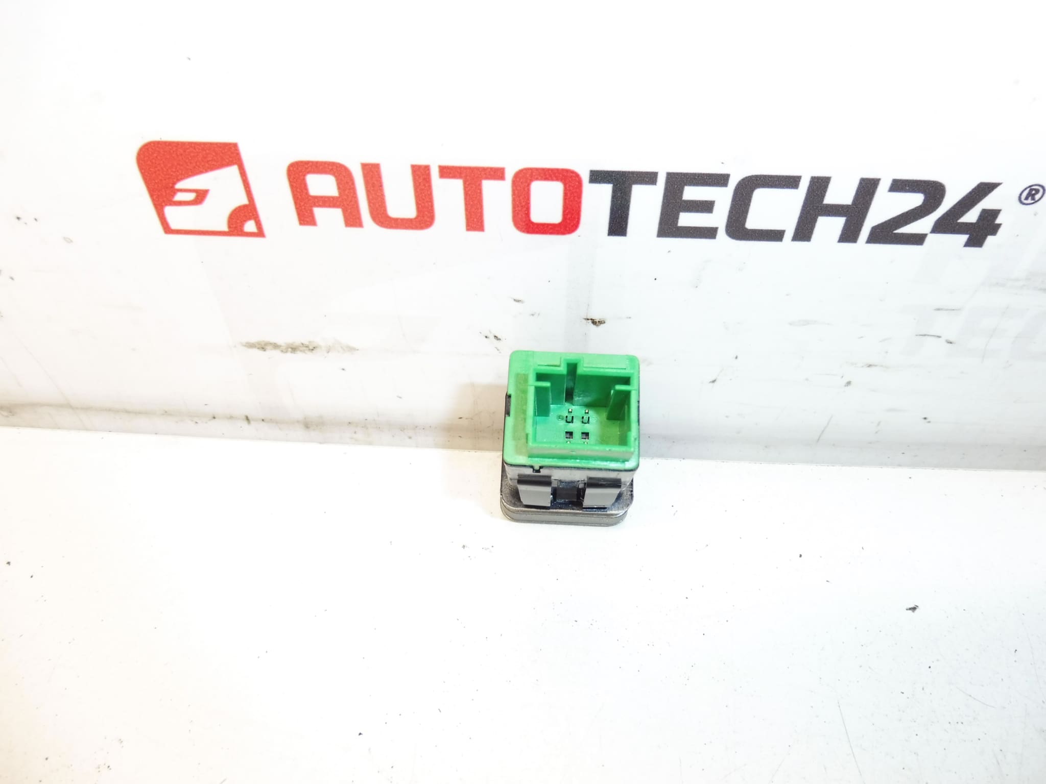 ESP-Steuergerät Citroën C-Elysée Peugeot 301 96773042ZD – Bild 2