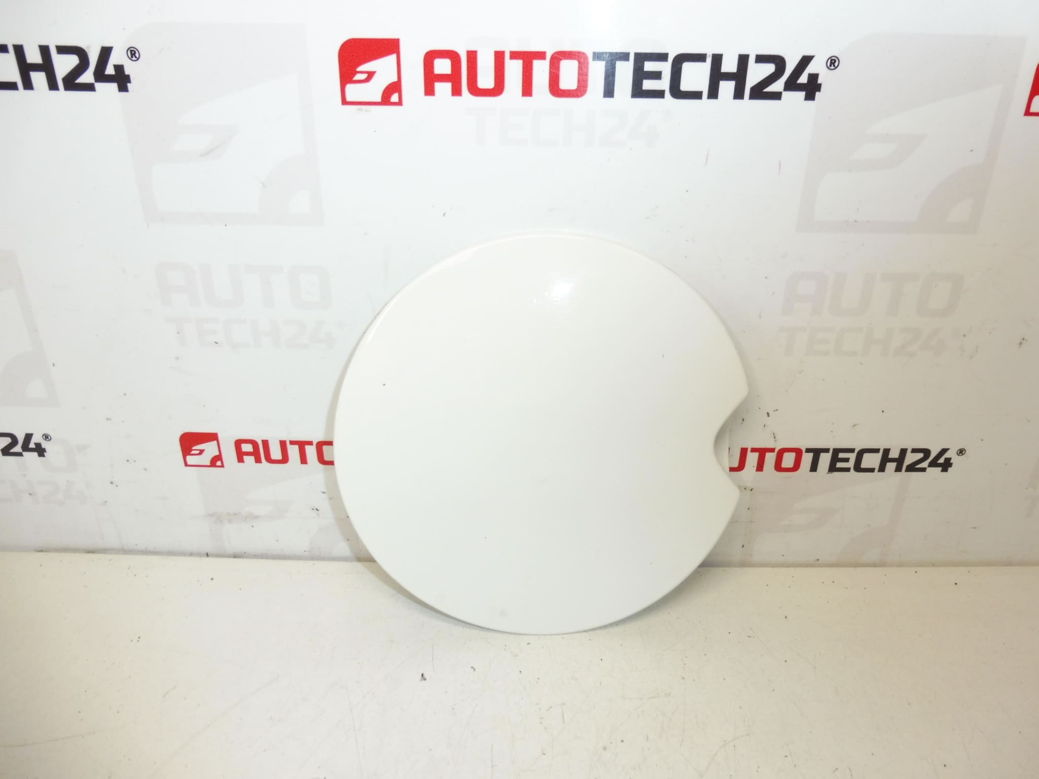 Peugeot 207 EWP 1517F2 Tankabdeckung