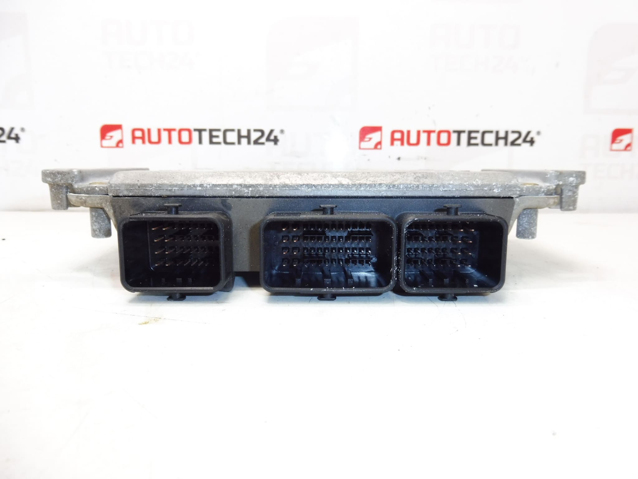 ECU Bosch EDC15C2 0281010779 9644606180 – Bild 2