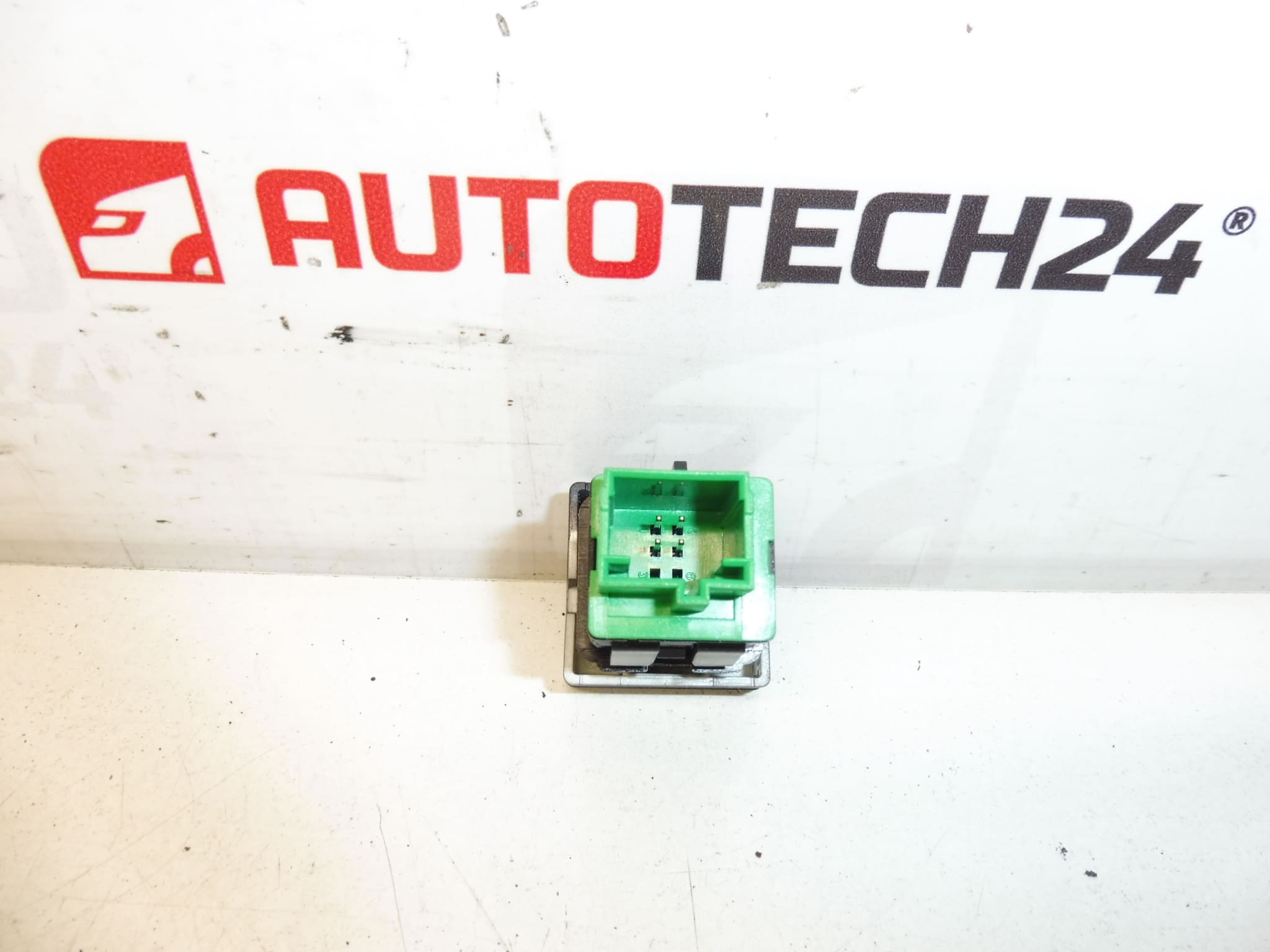 Zentralverriegelungsschalter Citroën Peugeot 96582880XT 6490E1 – Bild 2