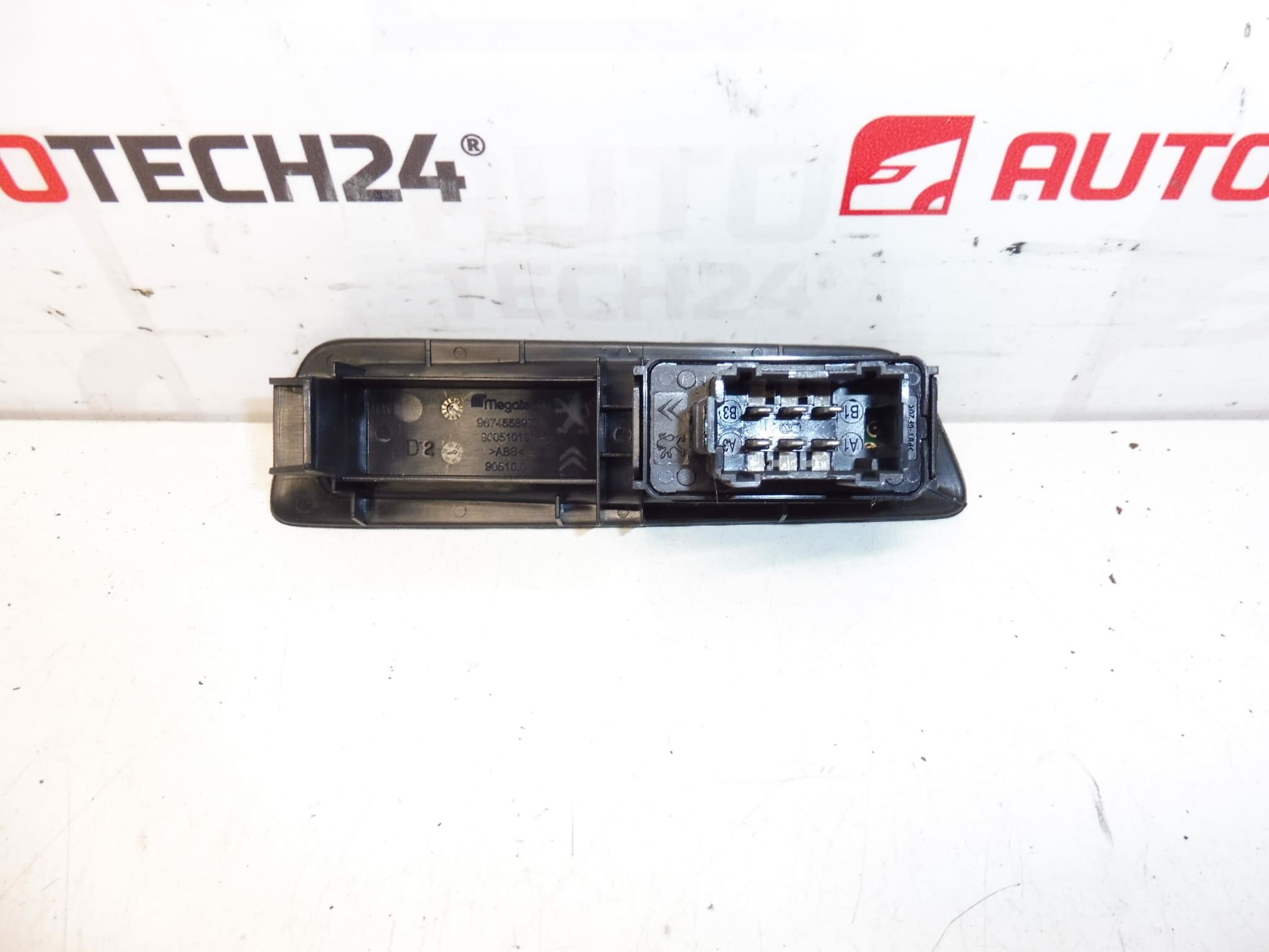 Fensterheber Schalter Rechts Citroën C-Elysée Peugeot 301 9674558977 – Bild 2