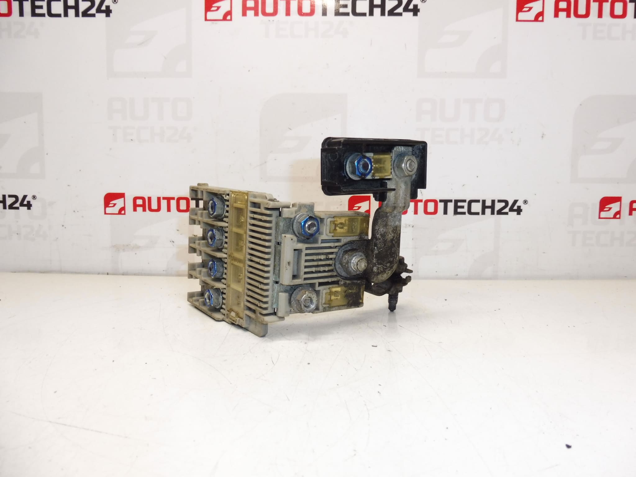 C-Crosser Peugeot 4007 6500FC Sicherungsmodul