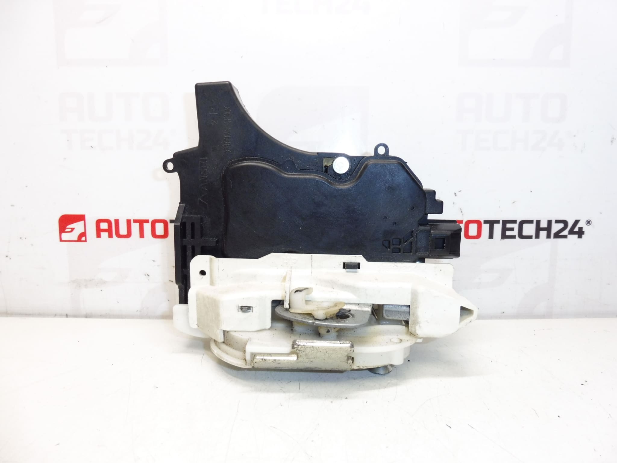 Citroën C-Crosser Peugeot 4007 9136CQs rechte Haustür