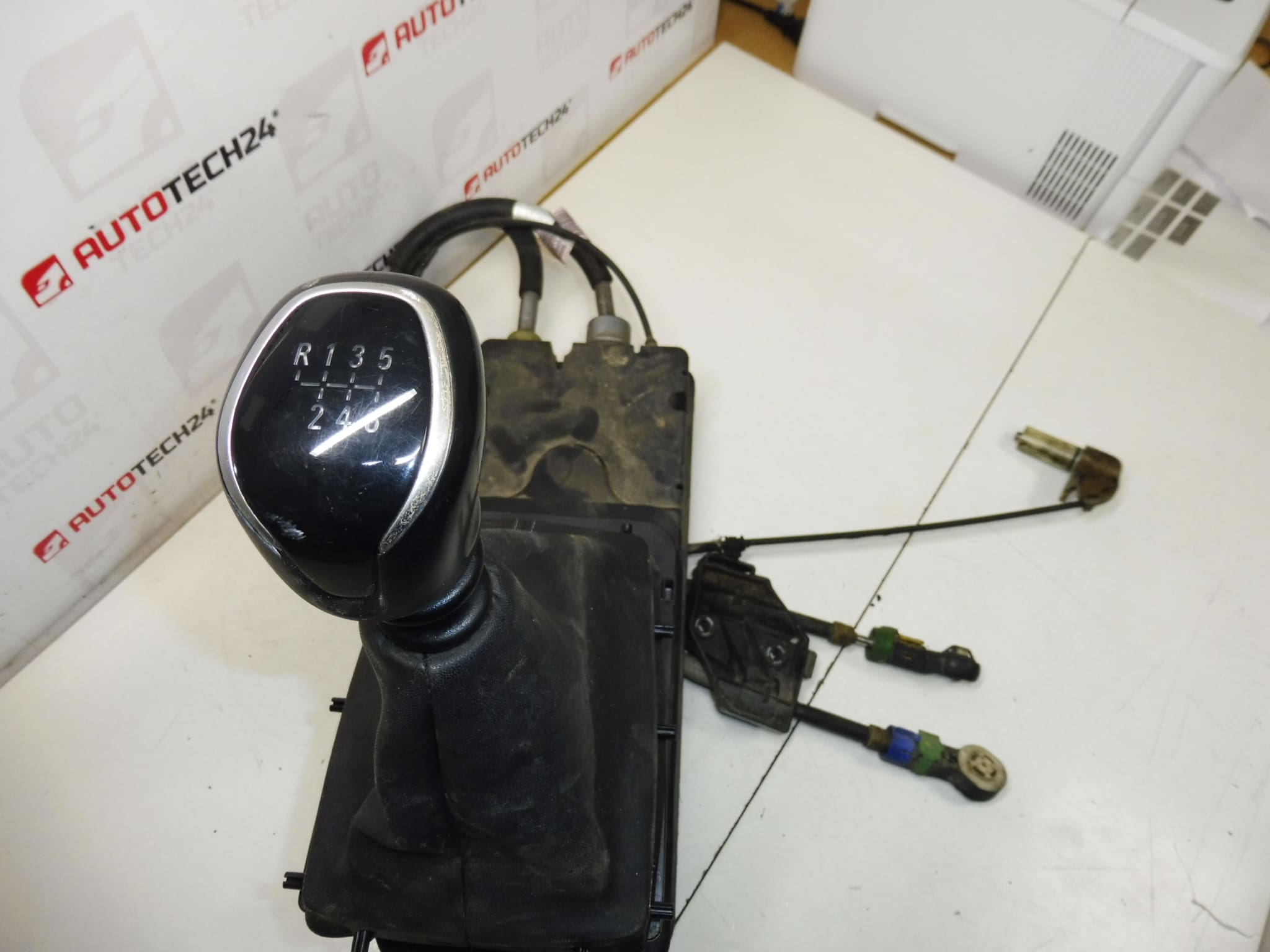 Schalthebel mit Kabeln Peugeot 308 T9 9825223280 YQ001073YX – Bild 2