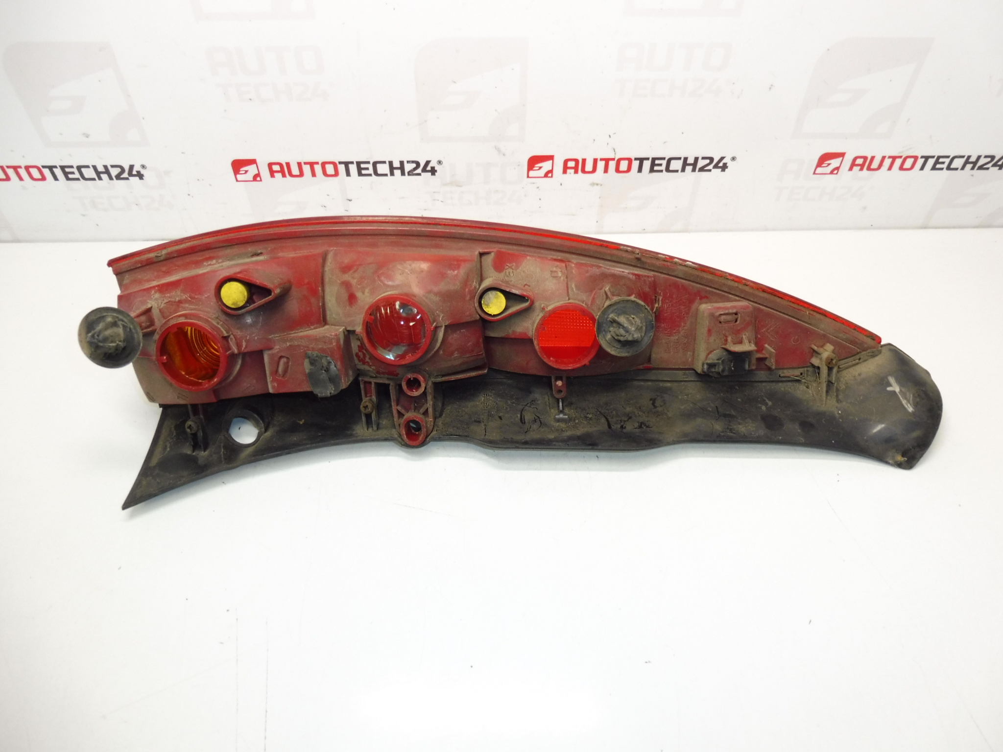 Linke hintere untere Lampe Citroën C5 I und II Kombi 9637356580 6350P7