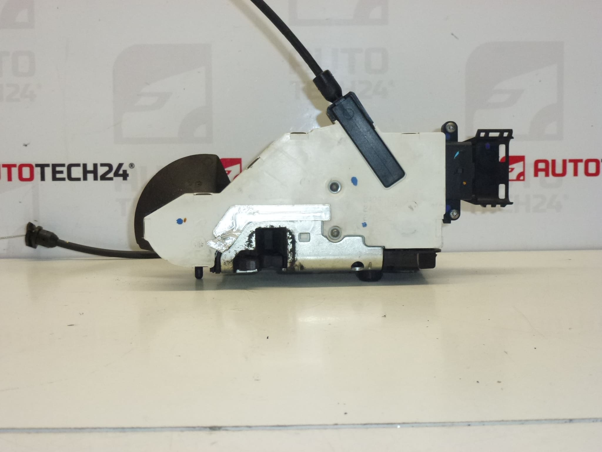 Türschloss vorne links Peugeot 207 24087158 9135V9 – Bild 2