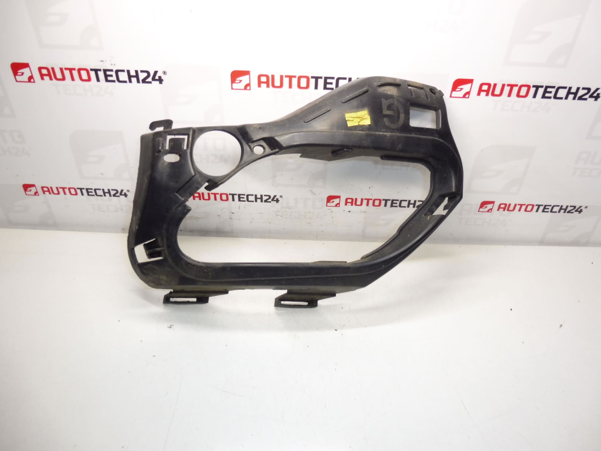 Citroën C4 Coupe linker Nebelschlussleuchtenrahmen 7414KE