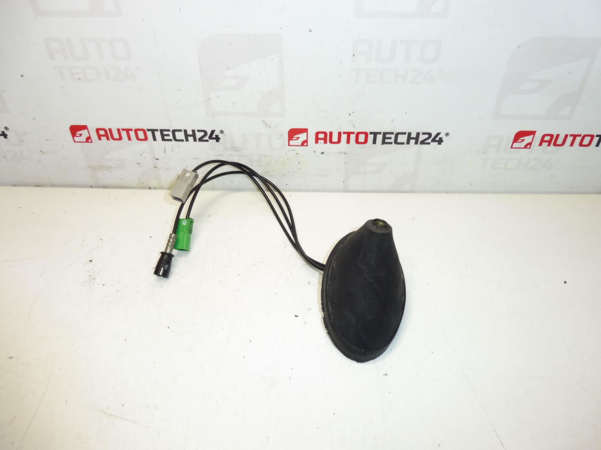 Antenne Citroën Peugeot 9650911780 6561HG