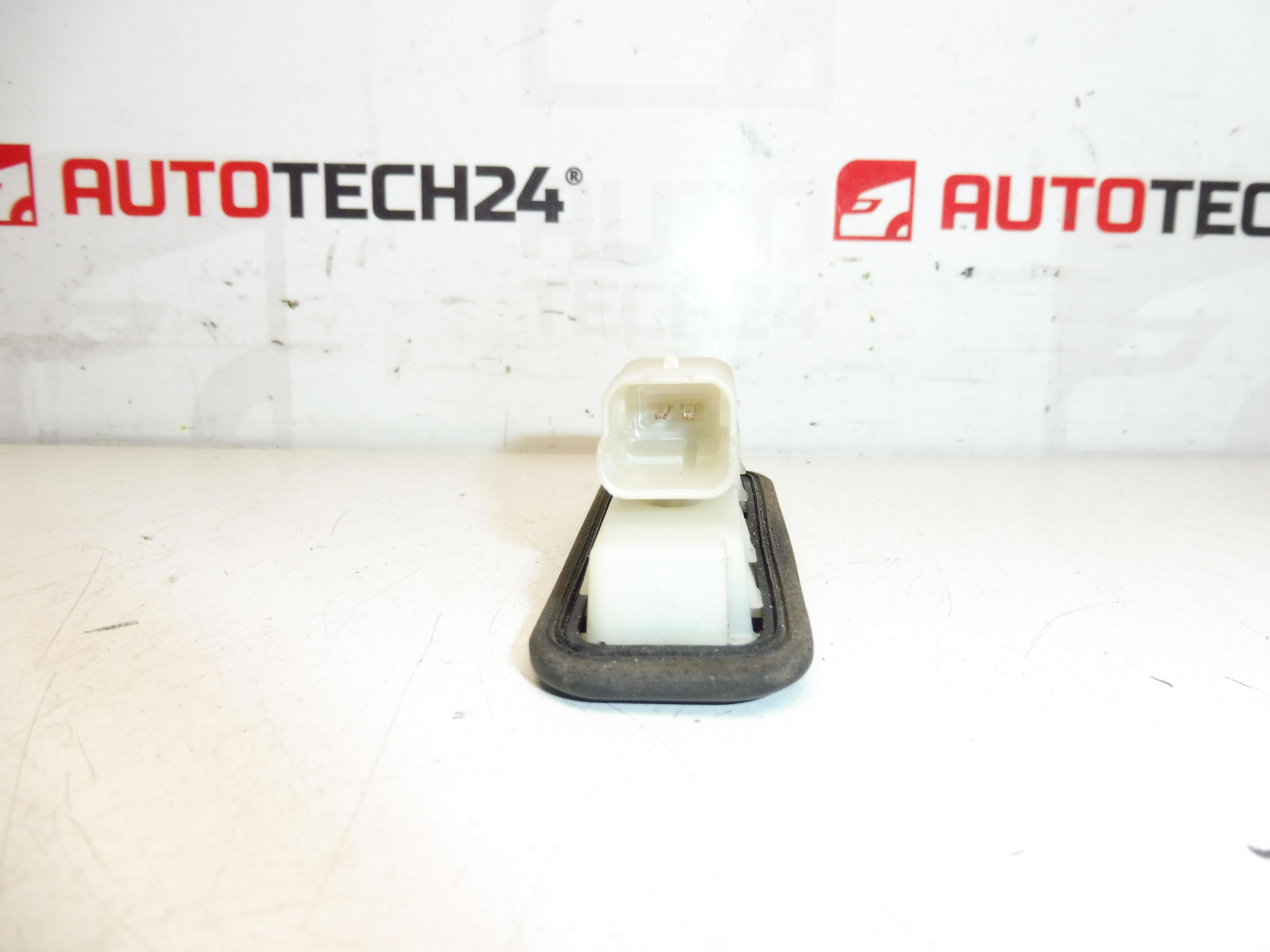 Heckklappenbetätigung Citroën Peugeot 9676028380