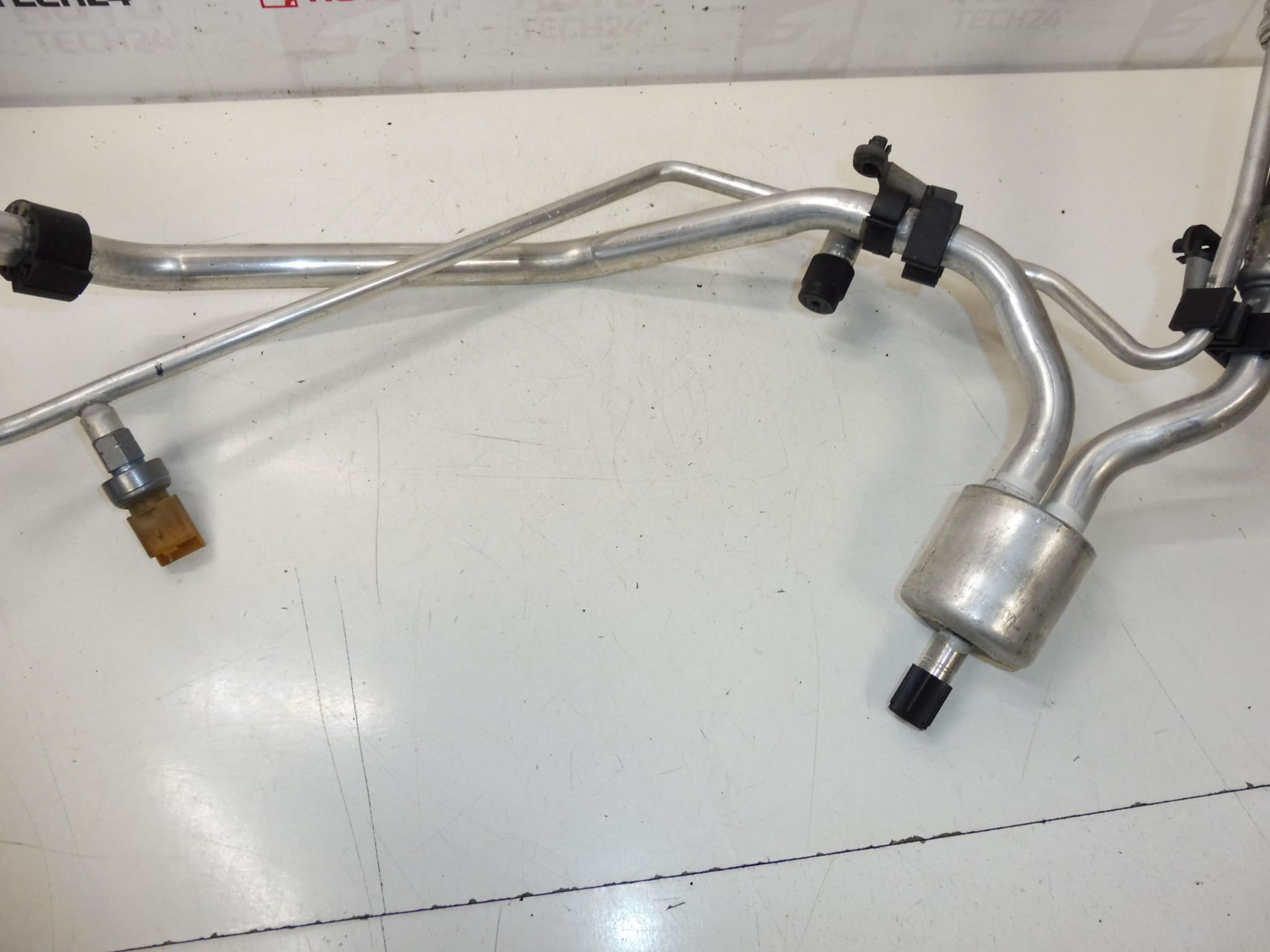 Klimarohr Citroen Peugeot DS 9670651880 6477Z9 – Bild 2